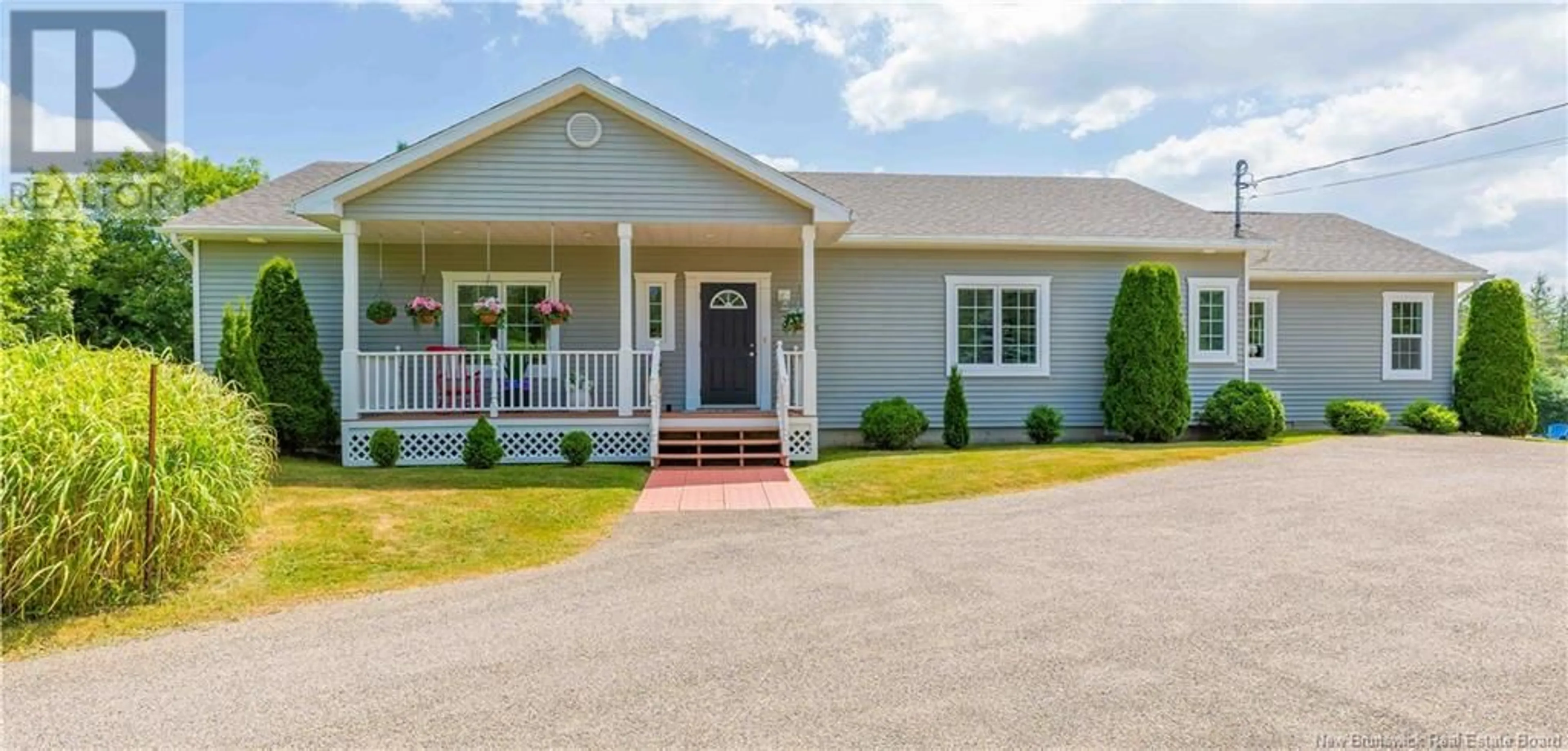 Home with vinyl exterior material, street for 703 BAYVIEW DRIVE, Saint Andrews New Brunswick E5B2N2