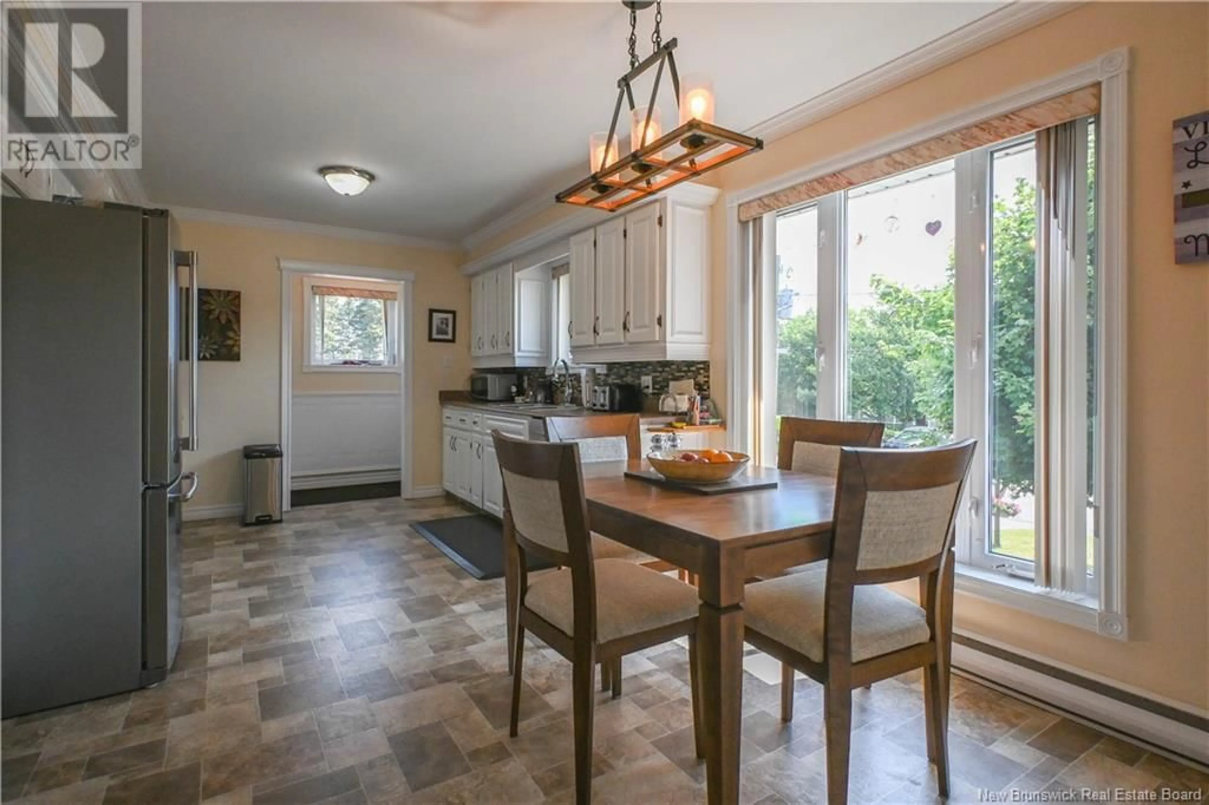 Dining room, ceramic/tile floor for 185 RUE DES TREMBLES STREET, Shippagan New Brunswick E8S1K7