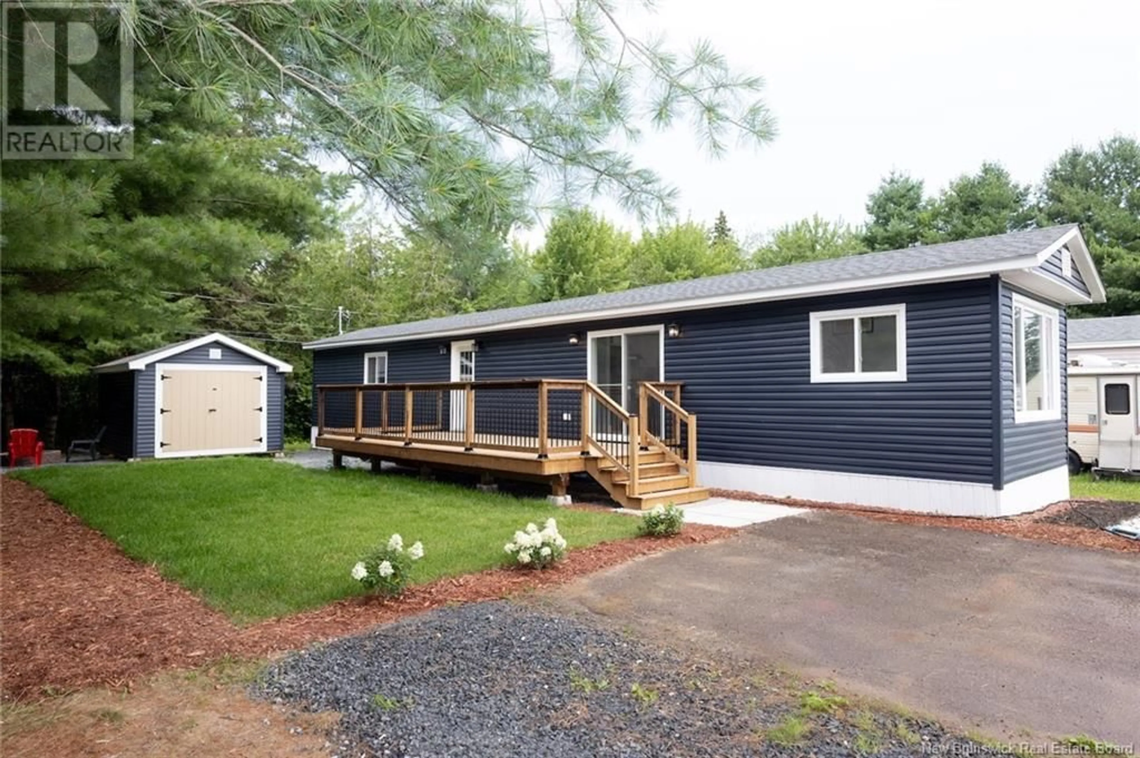 Home with vinyl exterior material, street for 33 NORTHRUP CRESCENT, Lincoln New Brunswick E3B6T8