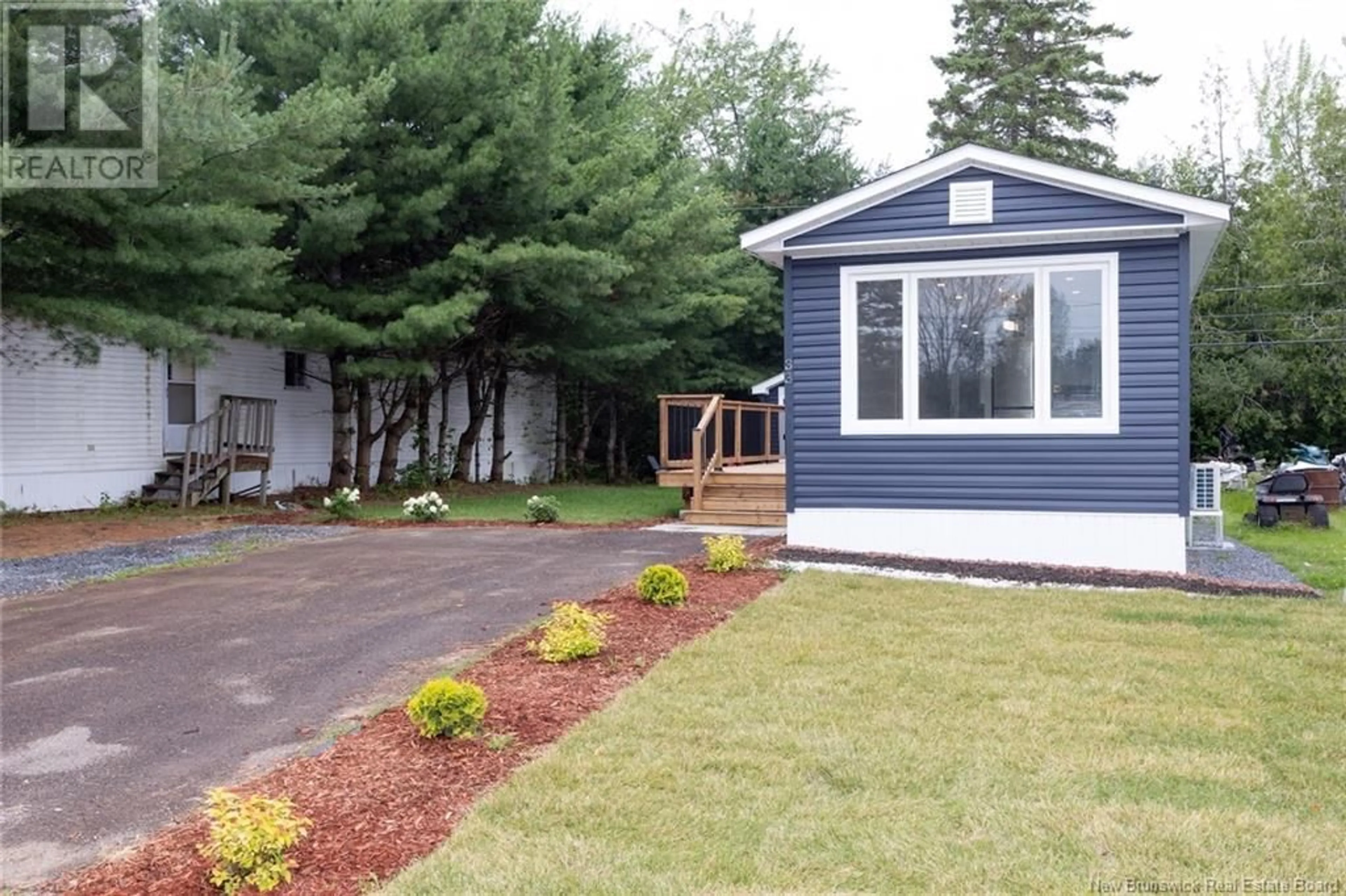 Home with vinyl exterior material, street for 33 NORTHRUP CRESCENT, Lincoln New Brunswick E3B6T8