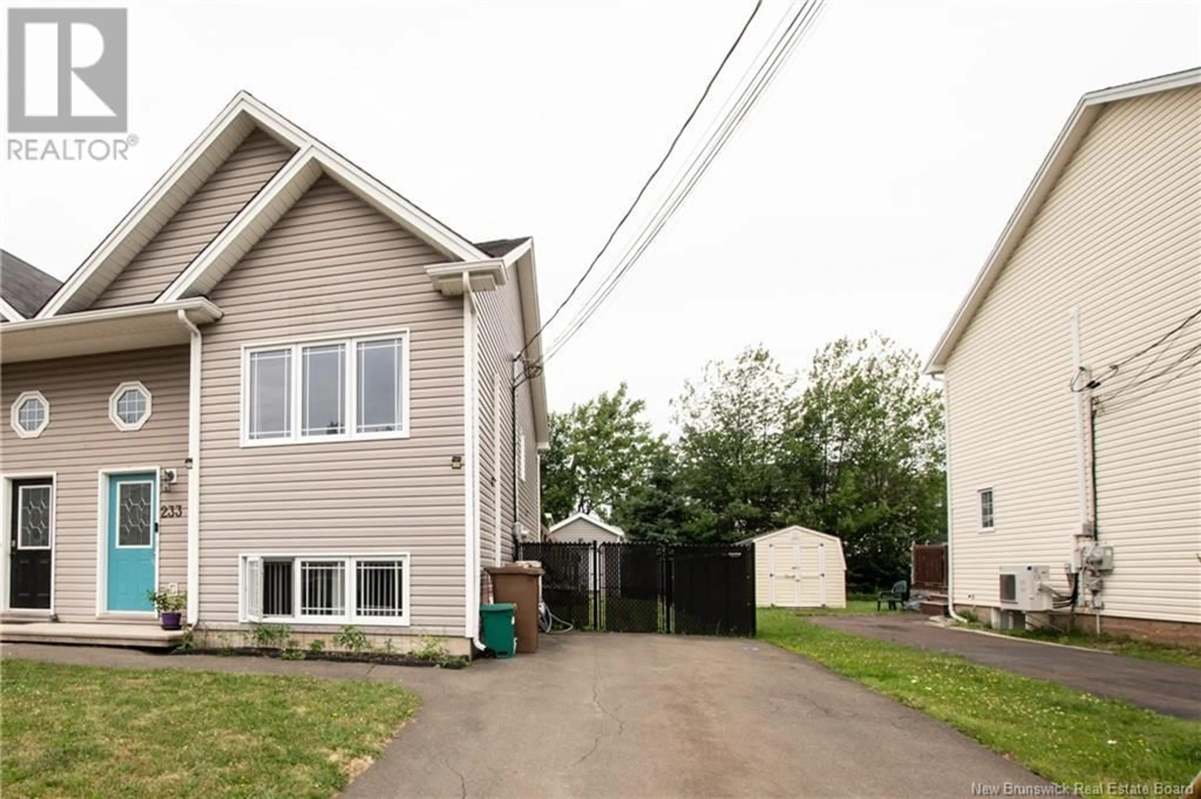 Home with vinyl exterior material, street for 233 LONSDALE STREET, Moncton New Brunswick E1G0A9