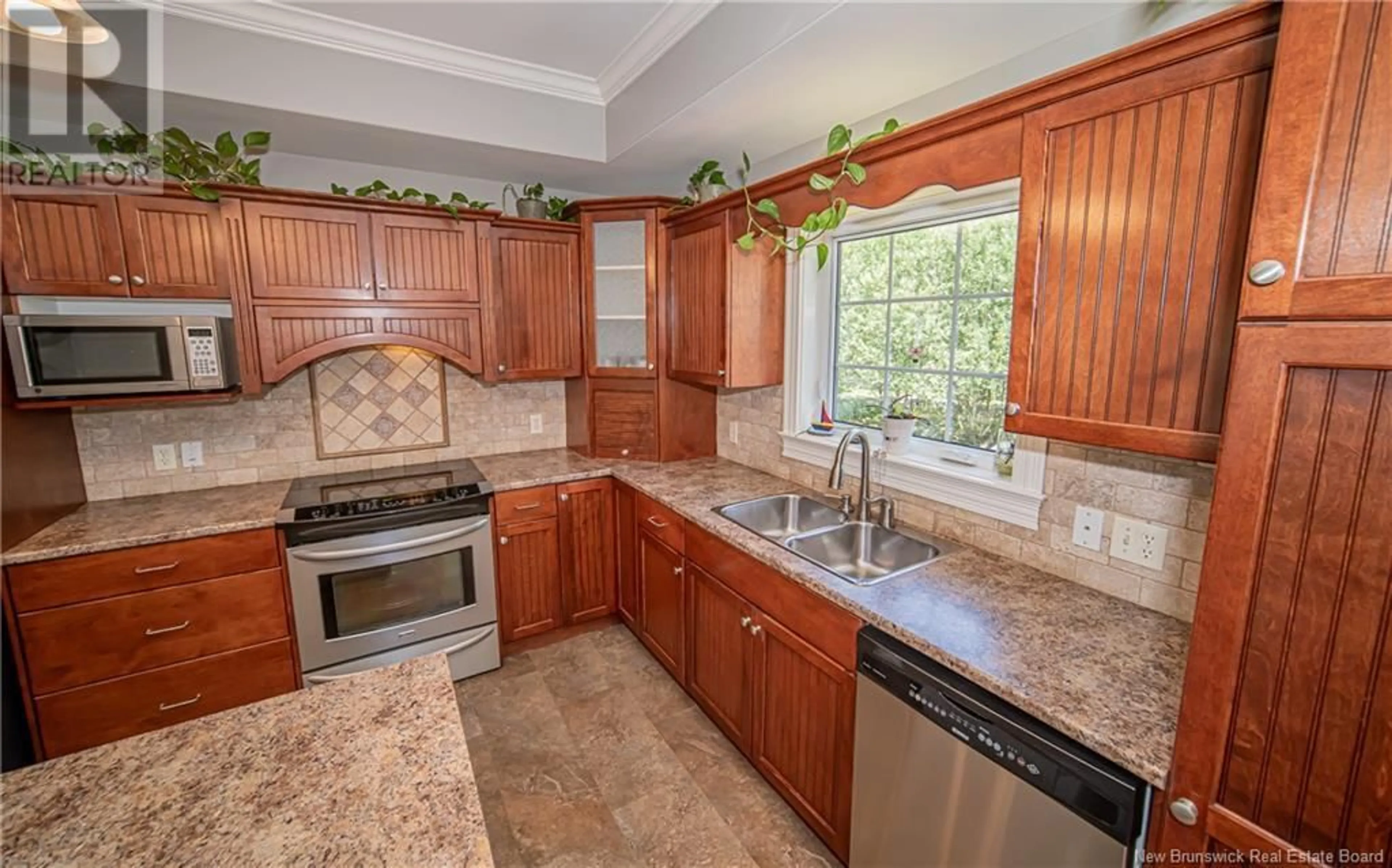 Standard kitchen, ceramic/tile floor for 48 PETERS DRIVE, Fredericton New Brunswick E3A0L2