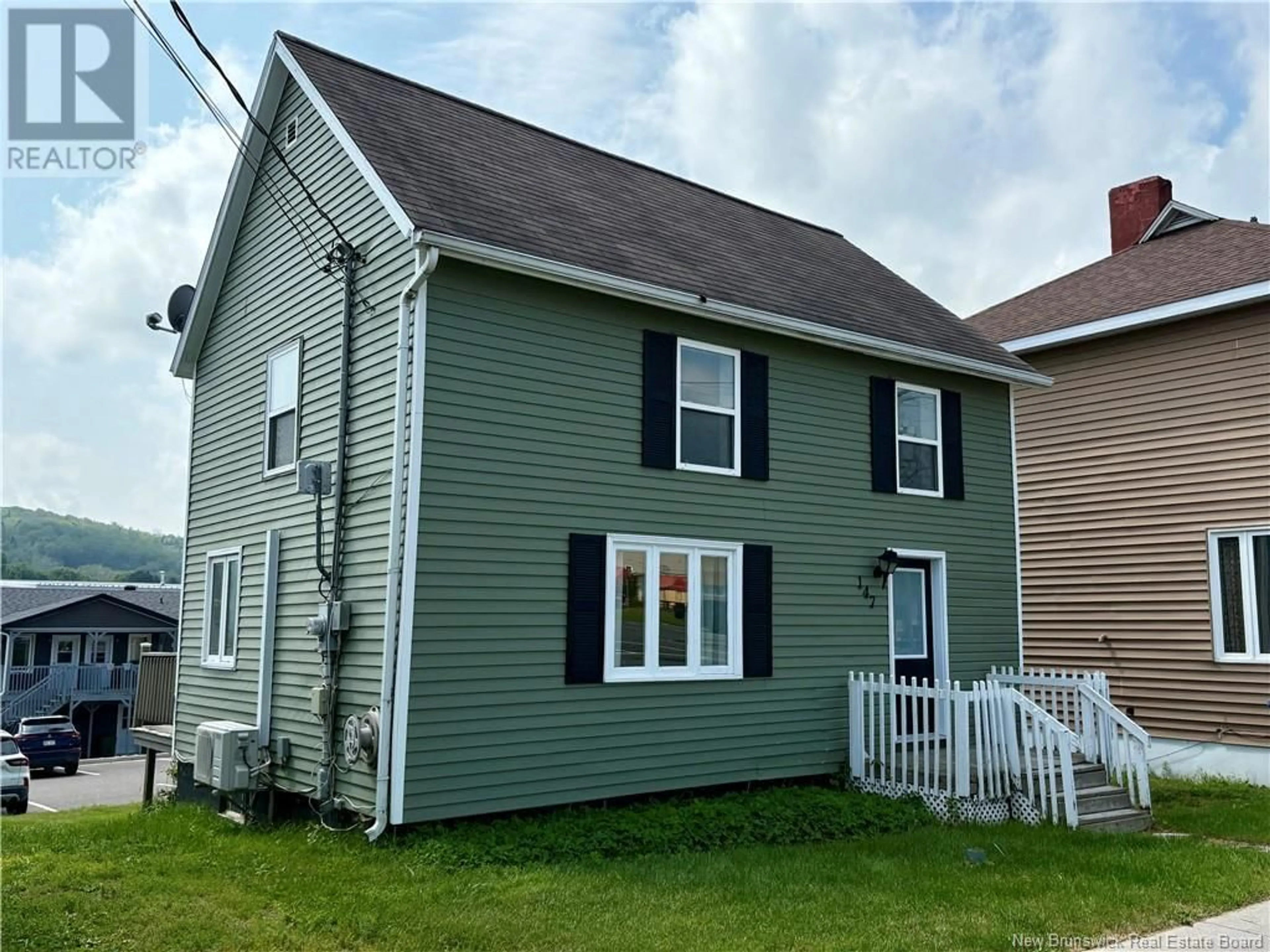 Home with vinyl exterior material, building for 147 PLEASANT STREET, Grand-Sault/Grand Falls New Brunswick E3Z2Y2