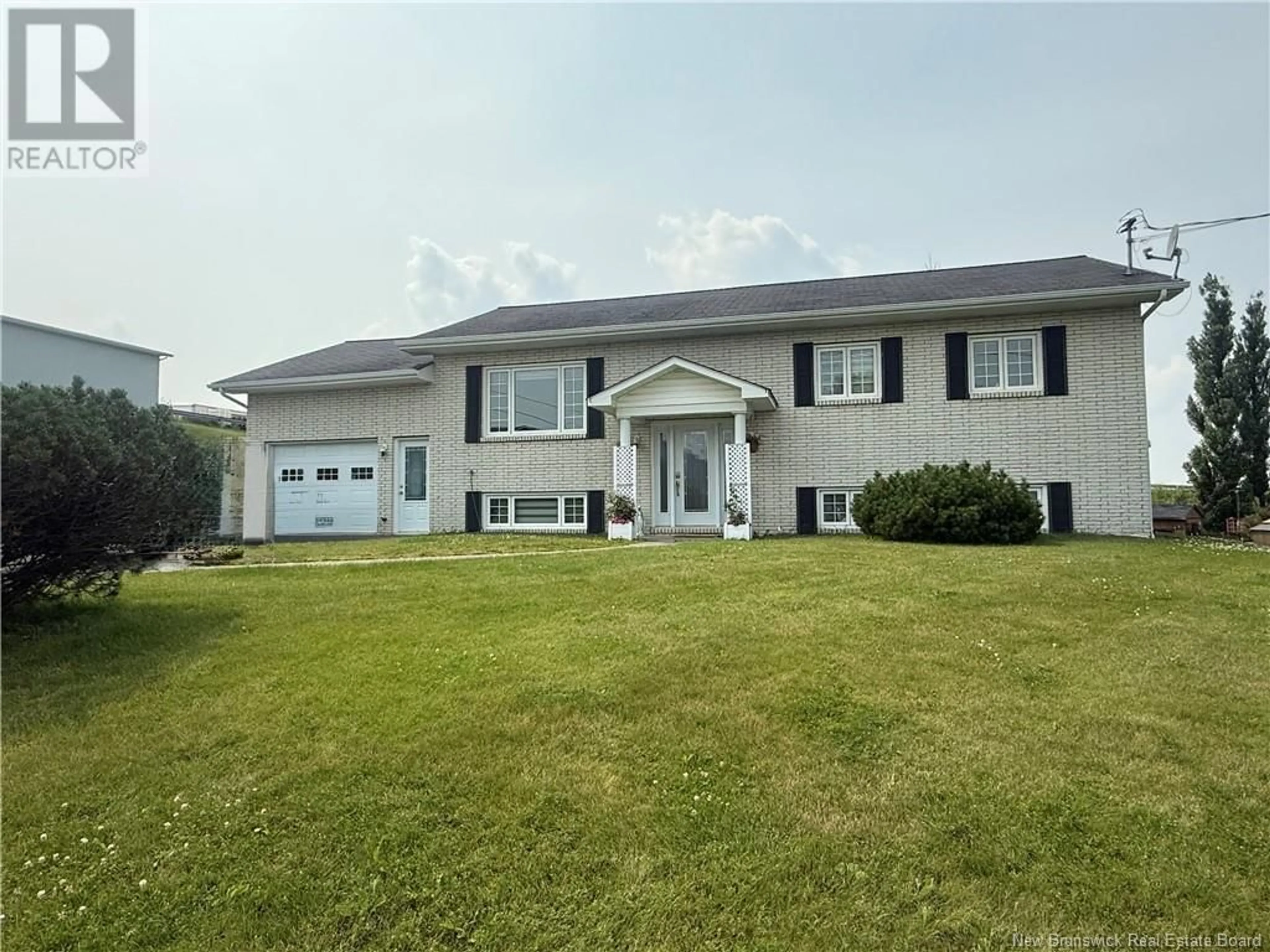 Home with vinyl exterior material, unknown for 835 WALKER STREET, Grand-Sault/Grand Falls New Brunswick E3Z1A4