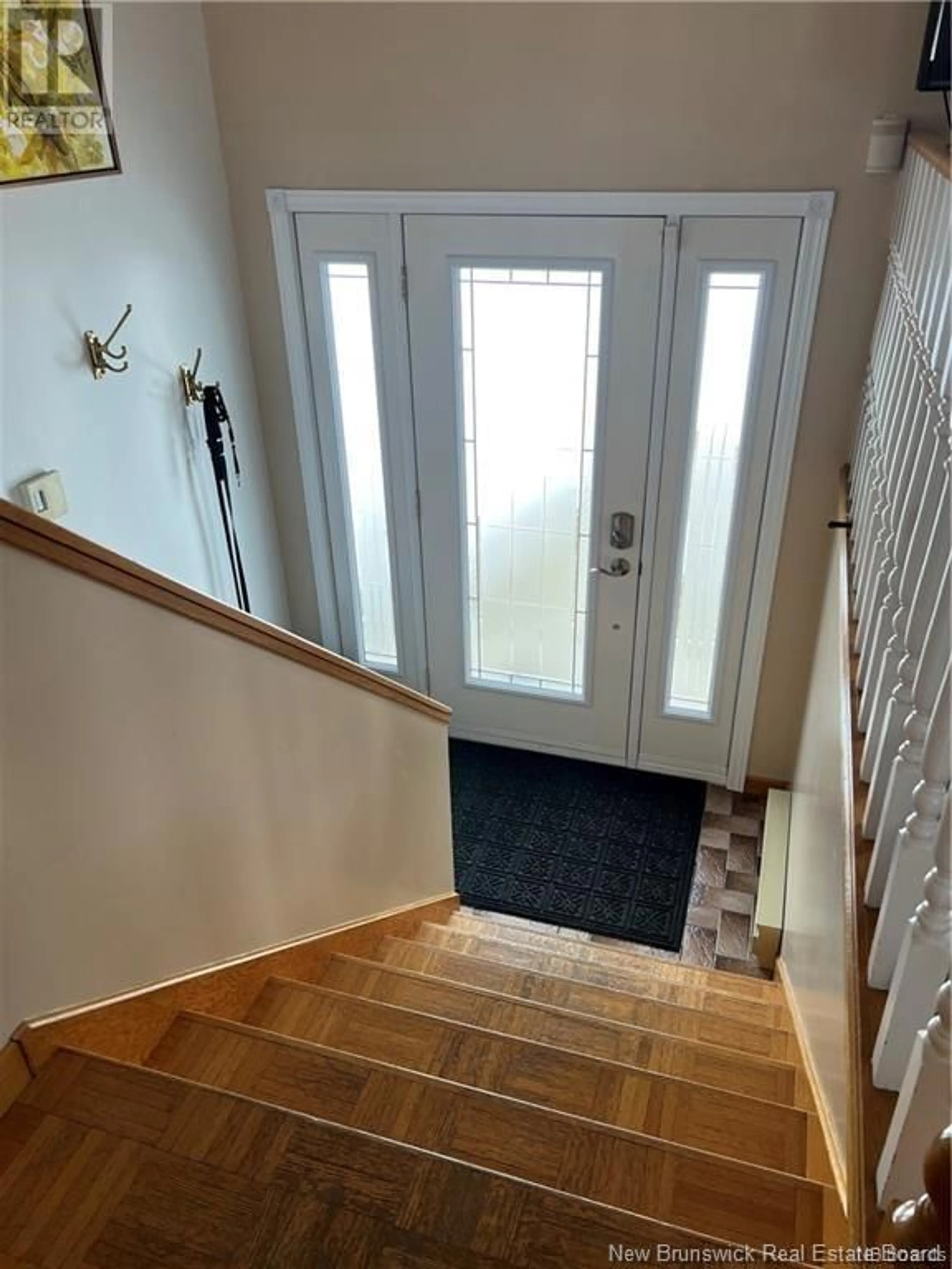 Indoor foyer for 835 WALKER STREET, Grand-Sault/Grand Falls New Brunswick E3Z1A4