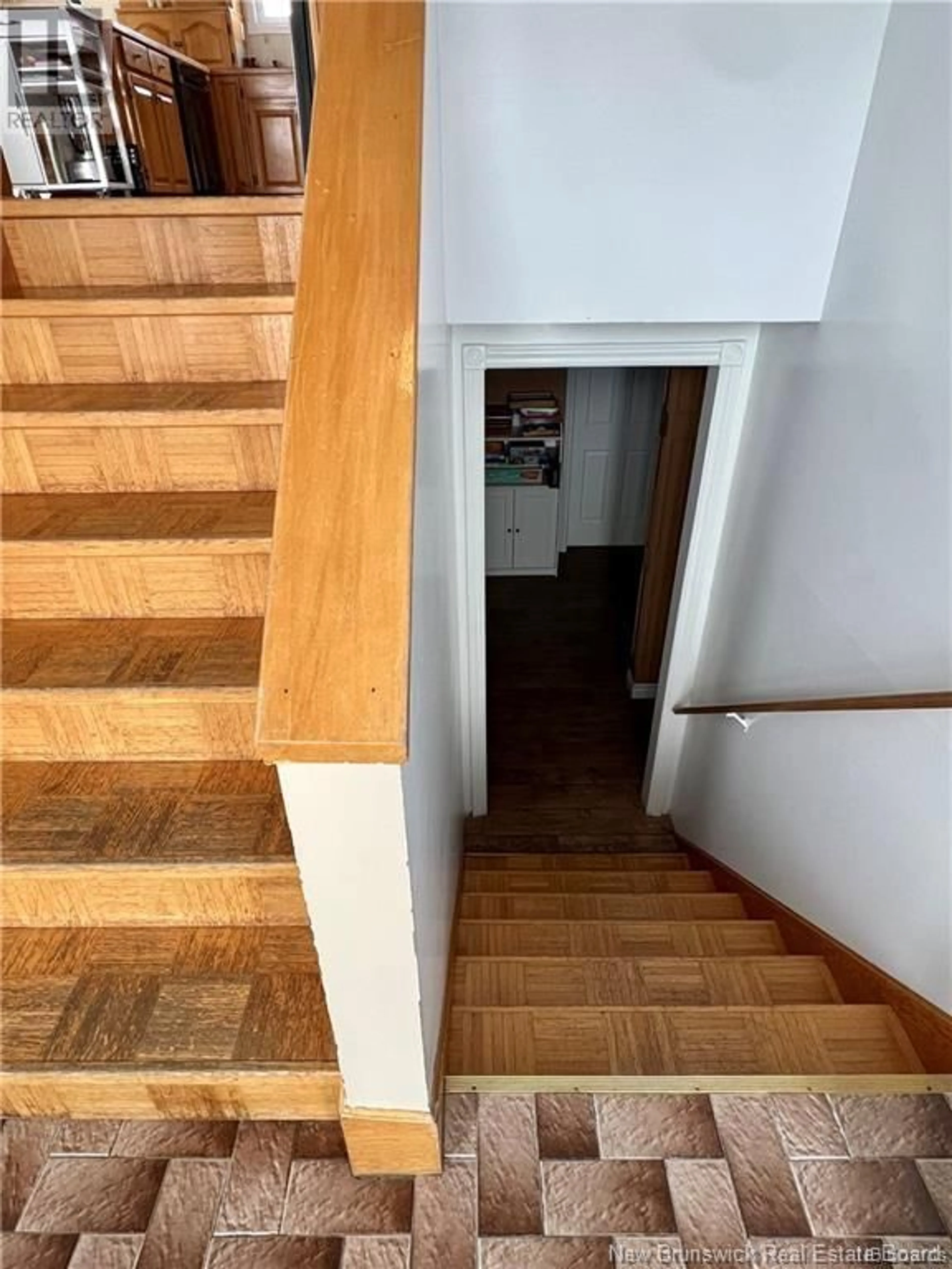 Stairs for 835 WALKER STREET, Grand-Sault/Grand Falls New Brunswick E3Z1A4