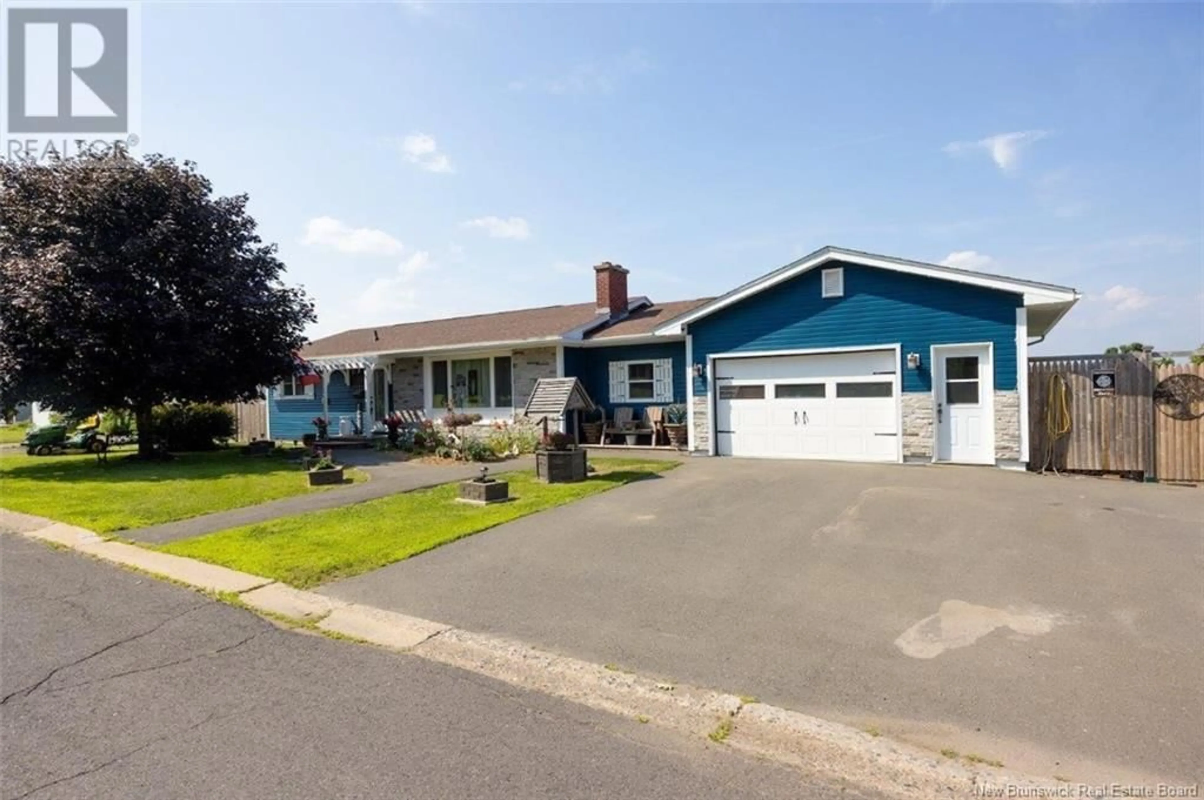 Home with vinyl exterior material, street for 322 GREENFIELD ROAD, Oromocto New Brunswick E2V1E2