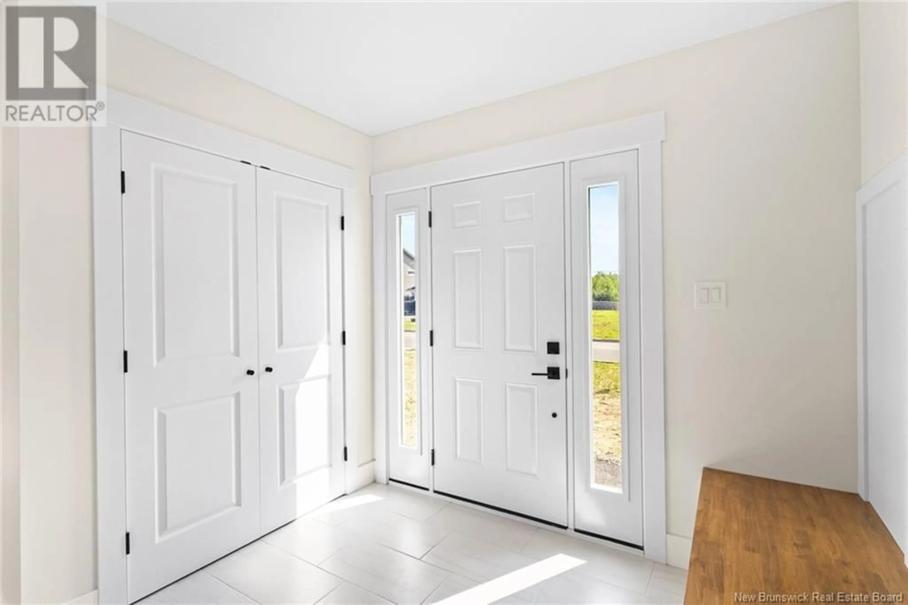 Indoor entryway for 5 DOHERTY DRIVE, Oromocto New Brunswick E2V0M7