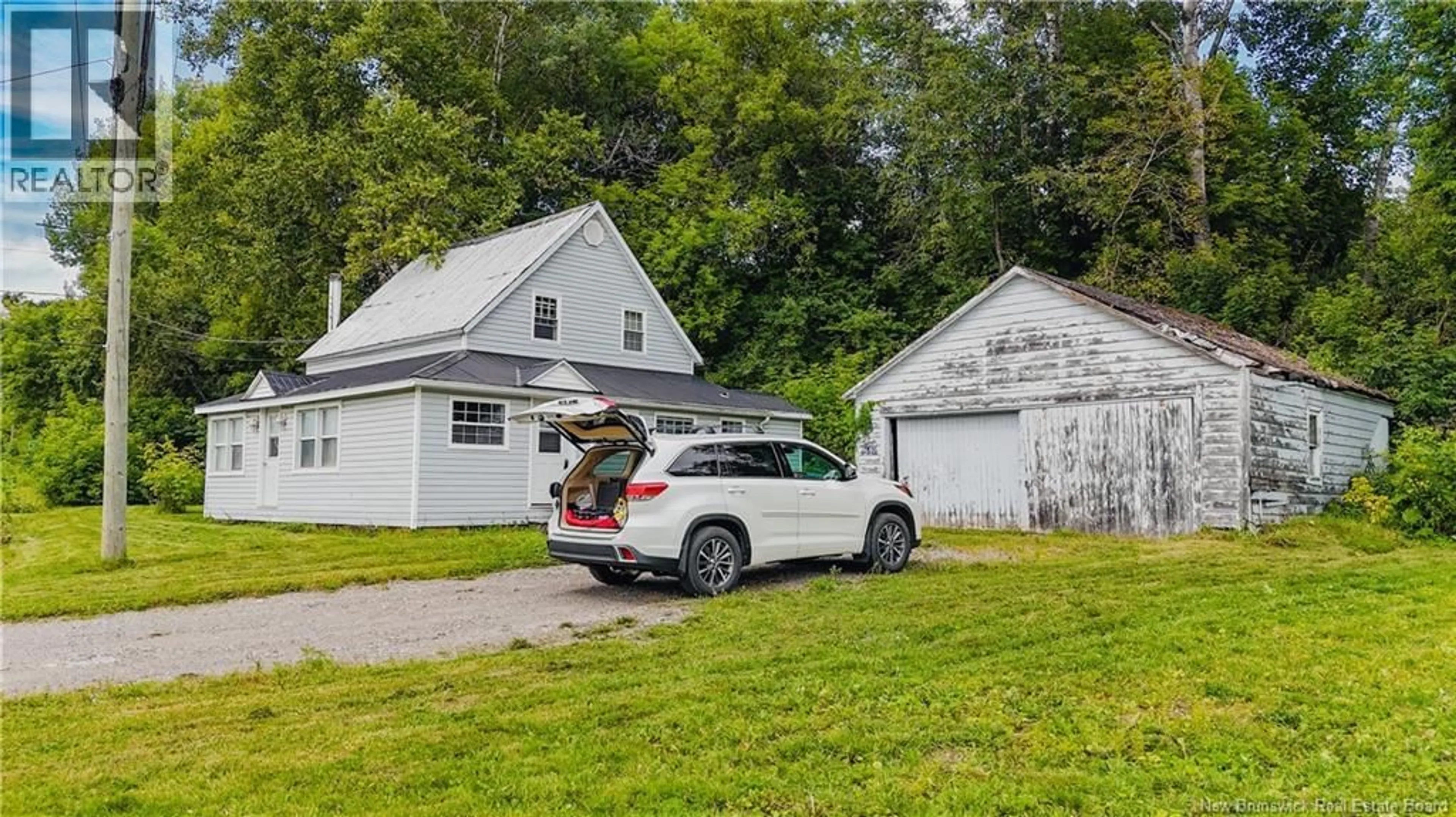 A pic from outside/outdoor area/front of a property/back of a property/a pic from drone, street for 9680 ROUTE 105, Beechwood New Brunswick E7J1Y1