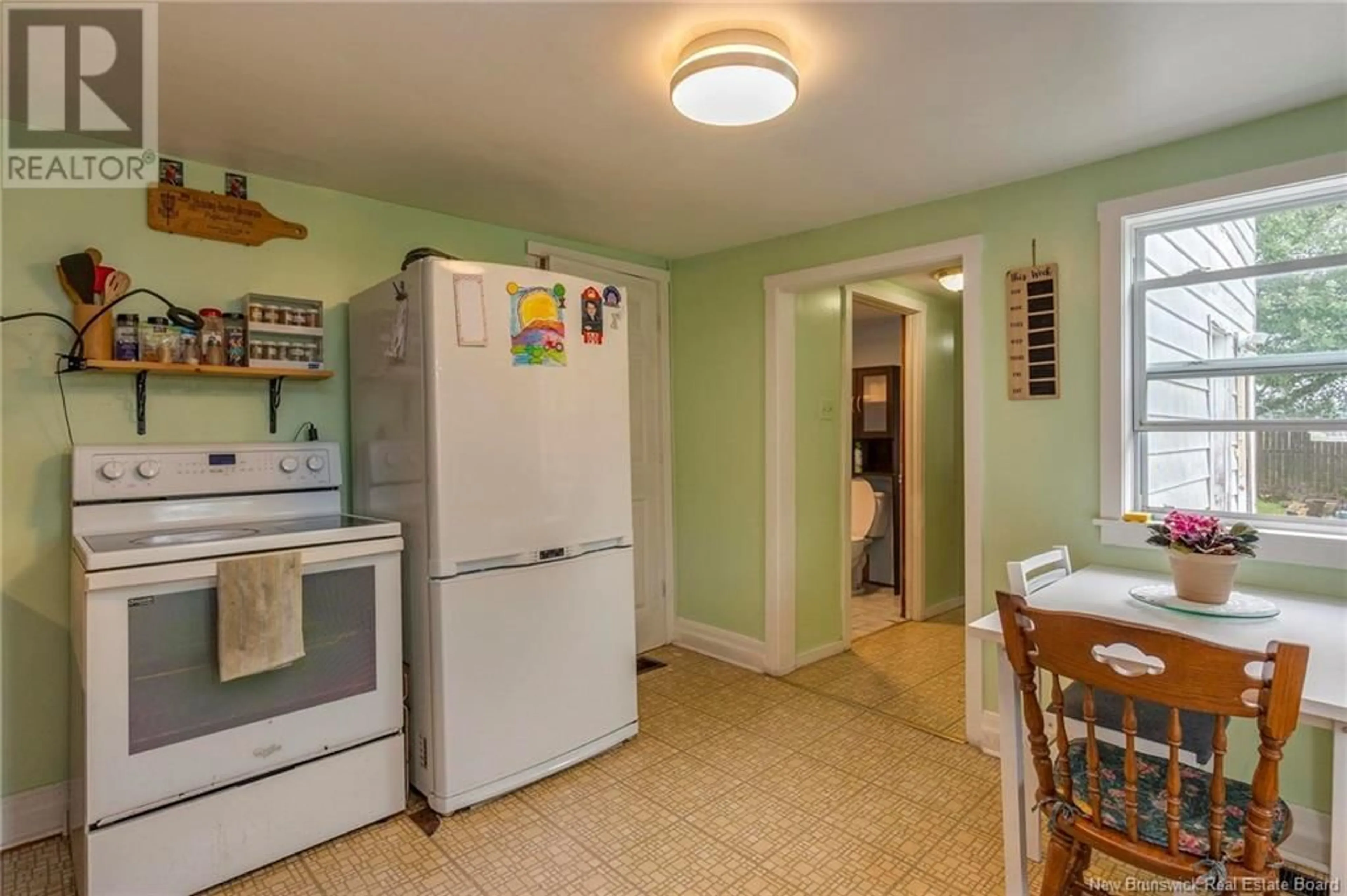 Standard kitchen, unknown for 605-607 HARDING W, Saint John New Brunswick E2M3M2