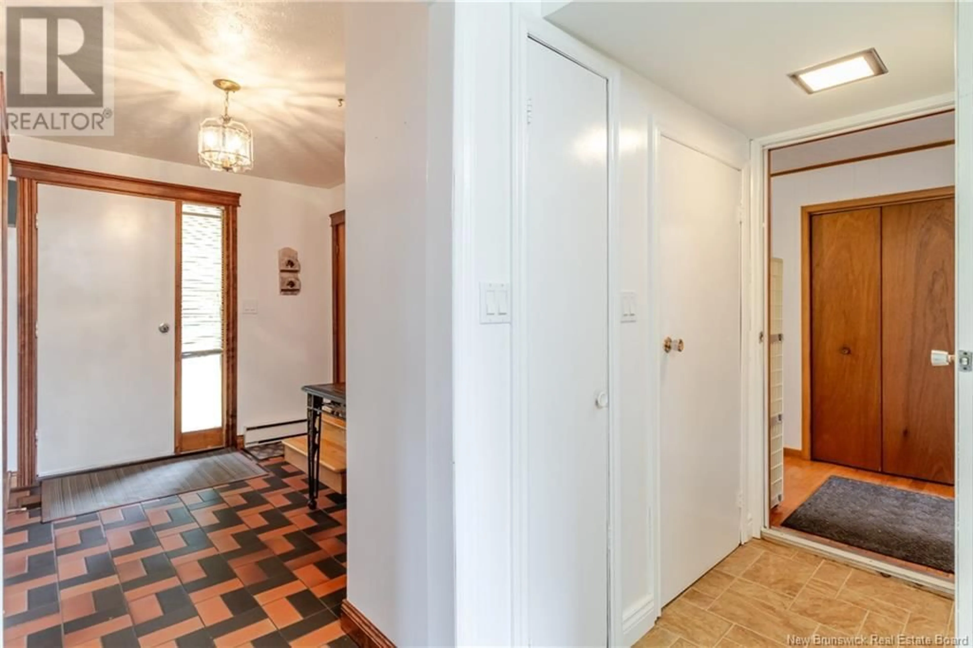 Indoor foyer for 688 PIKE HILL ROAD, Temperance Vale New Brunswick E6G2G4