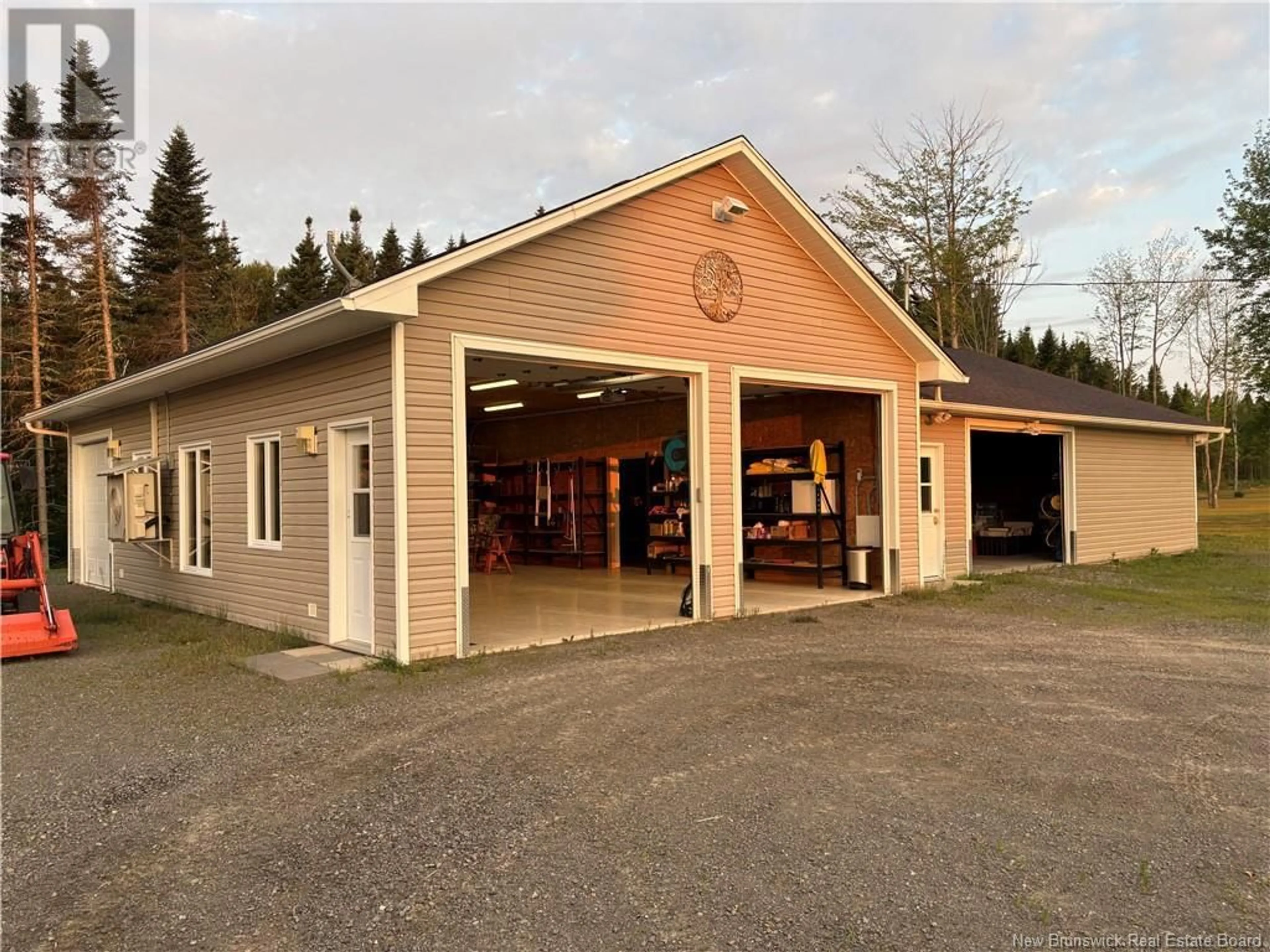 Indoor garage for 60 EVELINE ROAD, Saint-Louis-De-Kent New Brunswick E4X0A5