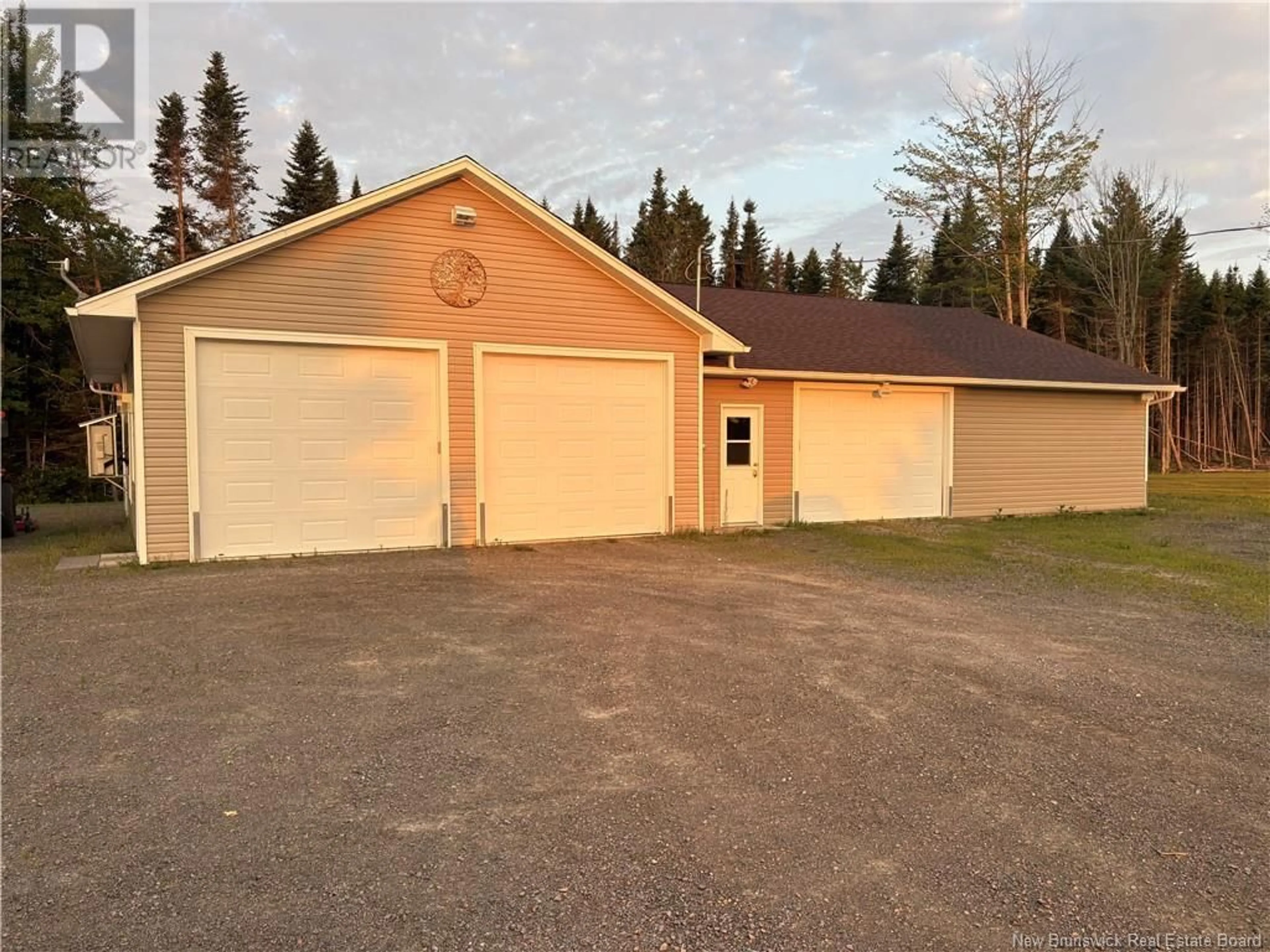 Indoor garage for 60 EVELINE ROAD, Saint-Louis-De-Kent New Brunswick E4X0A5