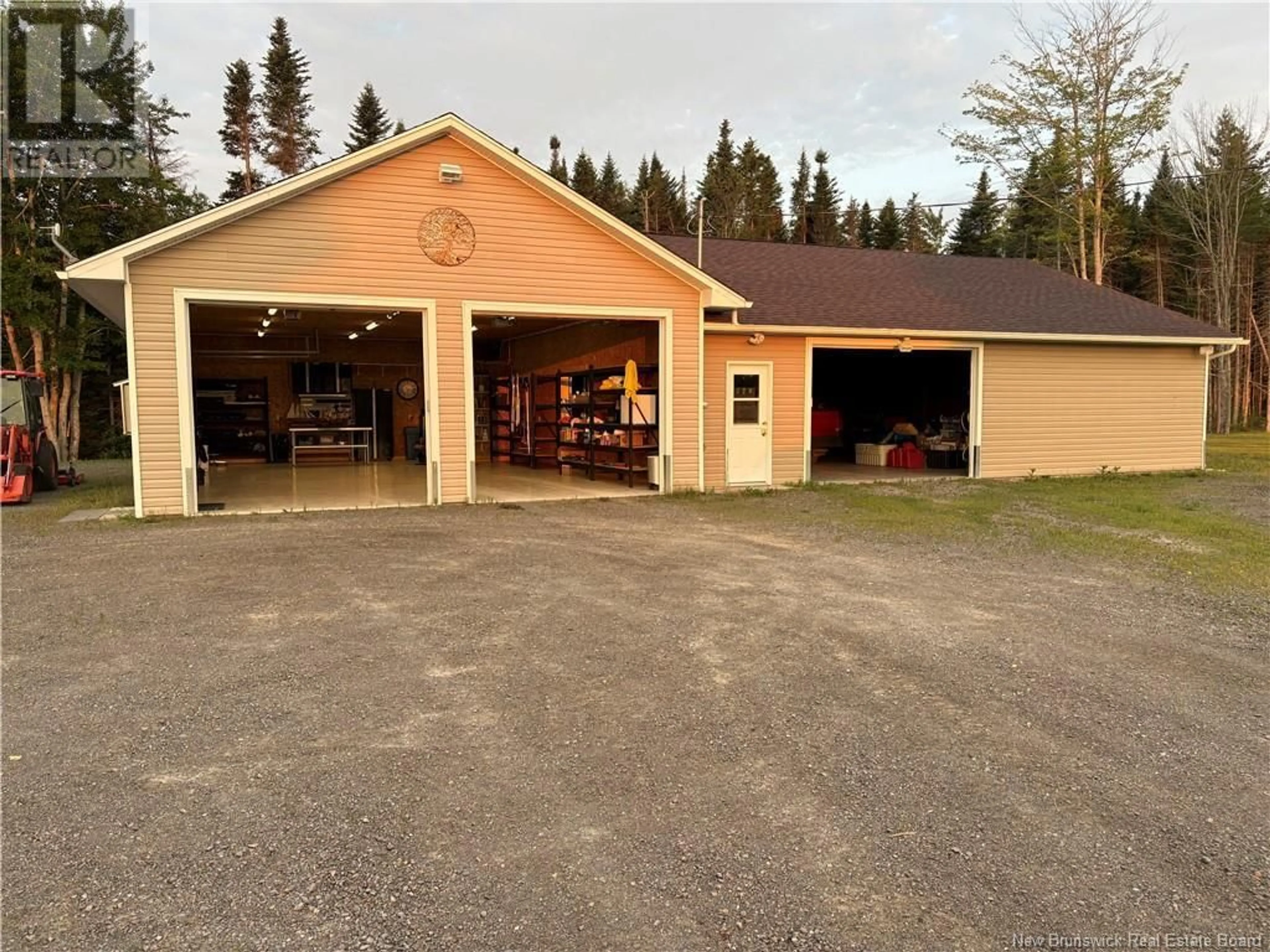 Indoor garage for 60 EVELINE ROAD, Saint-Louis-De-Kent New Brunswick E4X0A5
