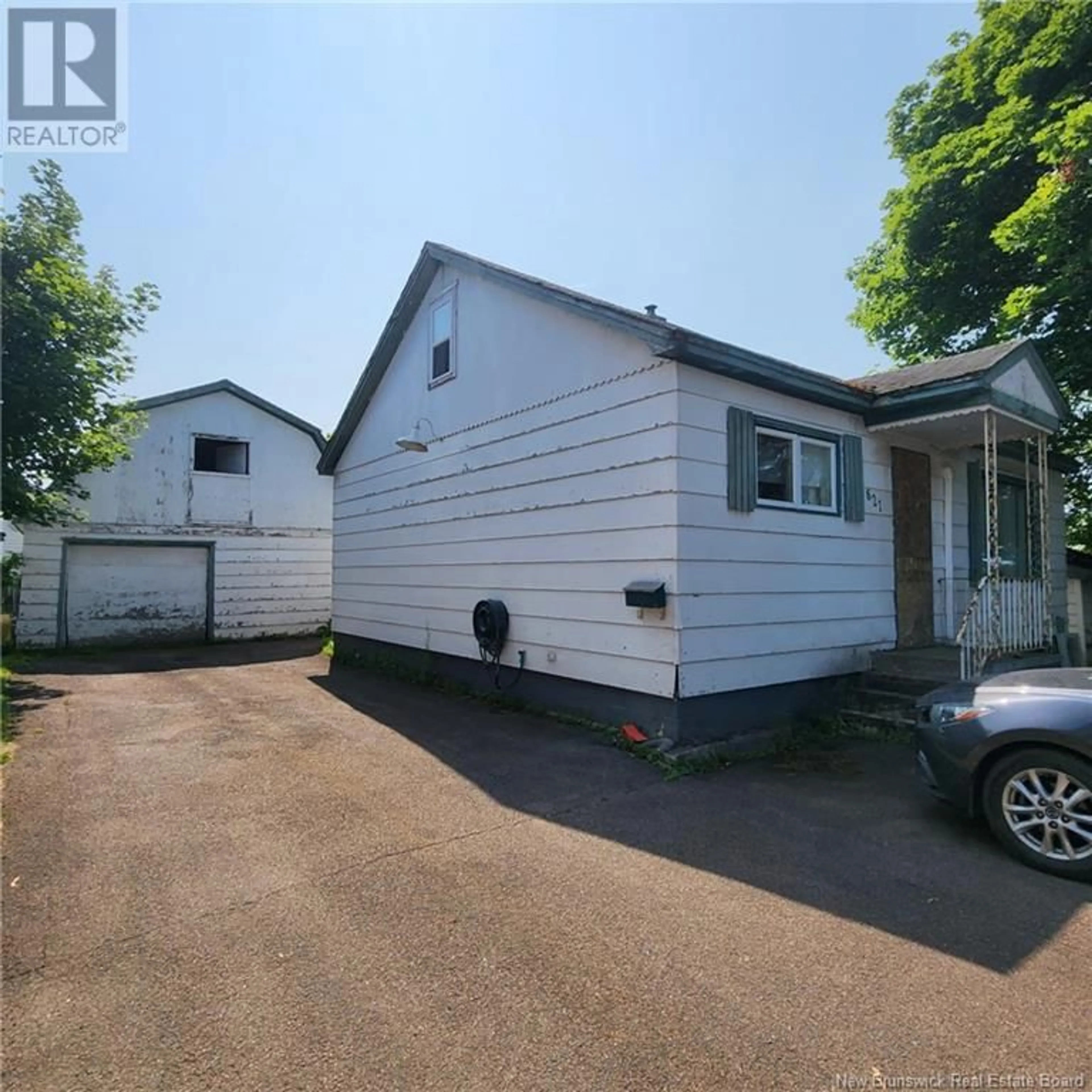 Shed for 621 CHARLES STREET, Dieppe New Brunswick E1A1Z5