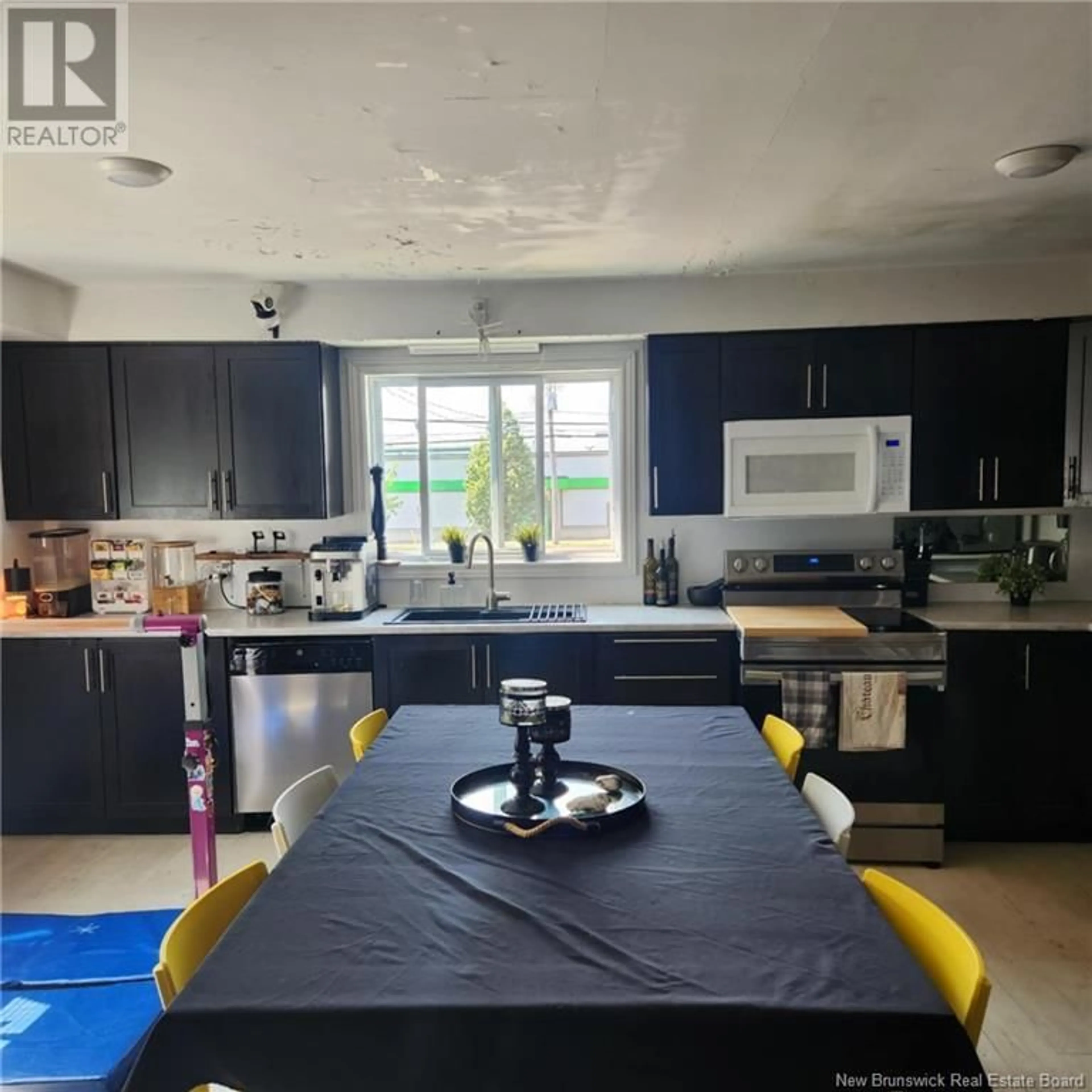 Open concept kitchen, unknown for 621 CHARLES STREET, Dieppe New Brunswick E1A1Z5