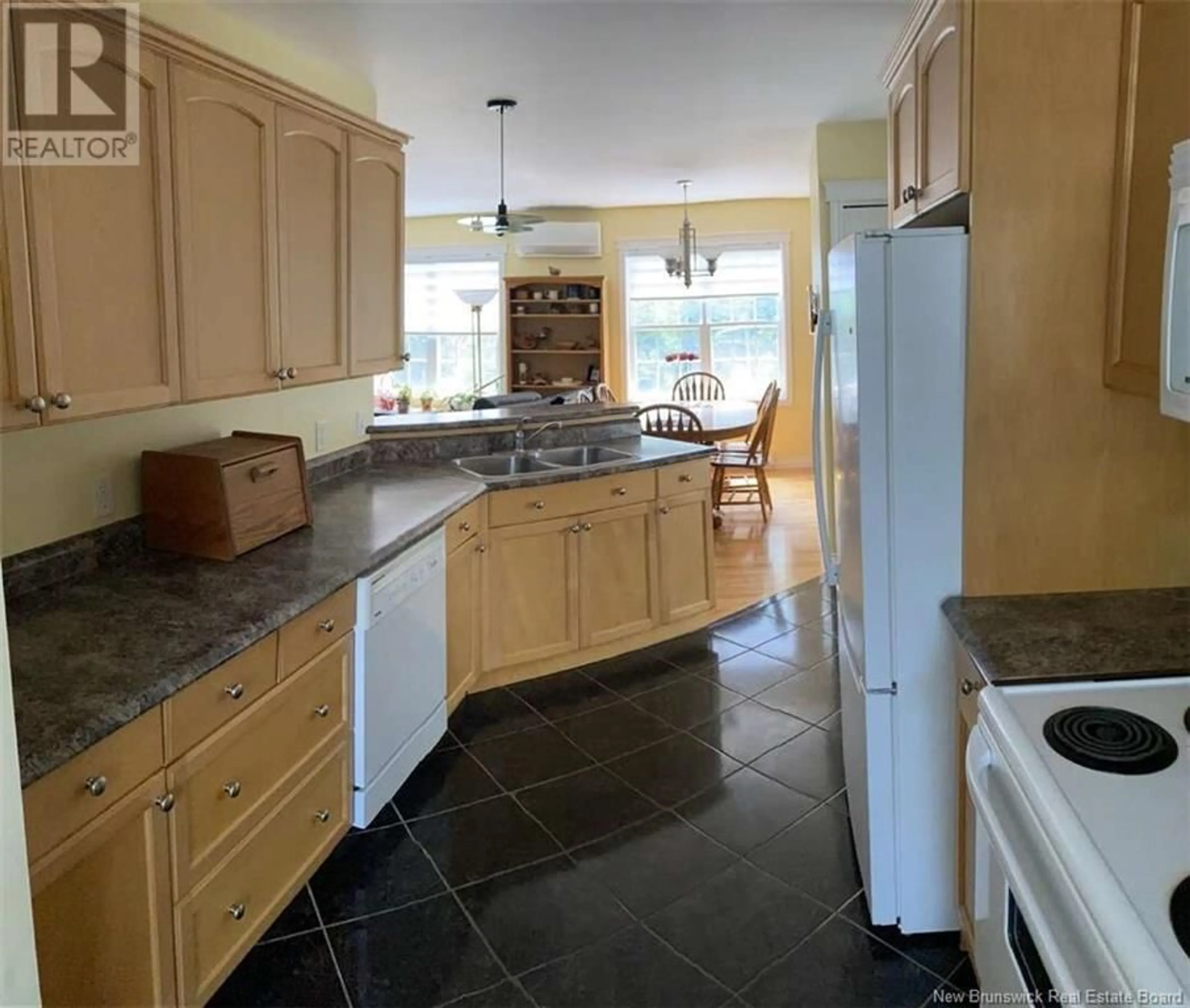 Unknown for 31 THOMAS COURT, Fredericton New Brunswick E3A9Y4