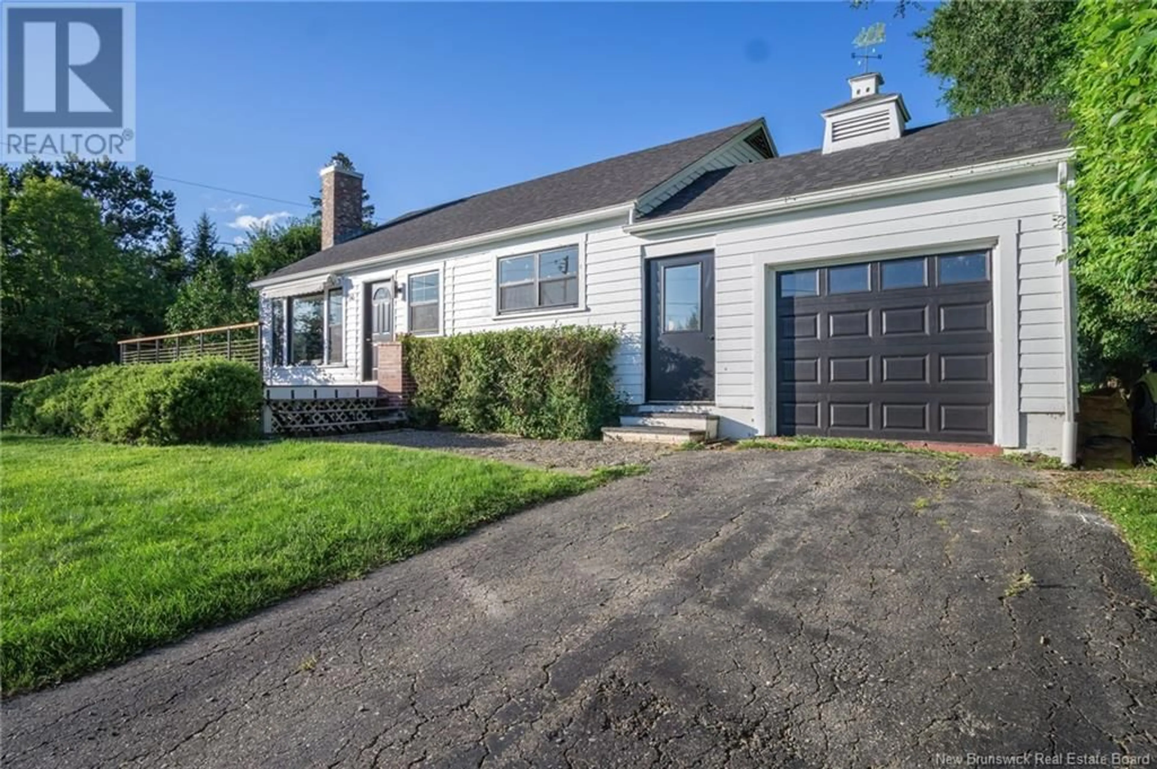 Home with vinyl exterior material, street for 66 WATER STREET, Saint Andrews New Brunswick E5B1A5