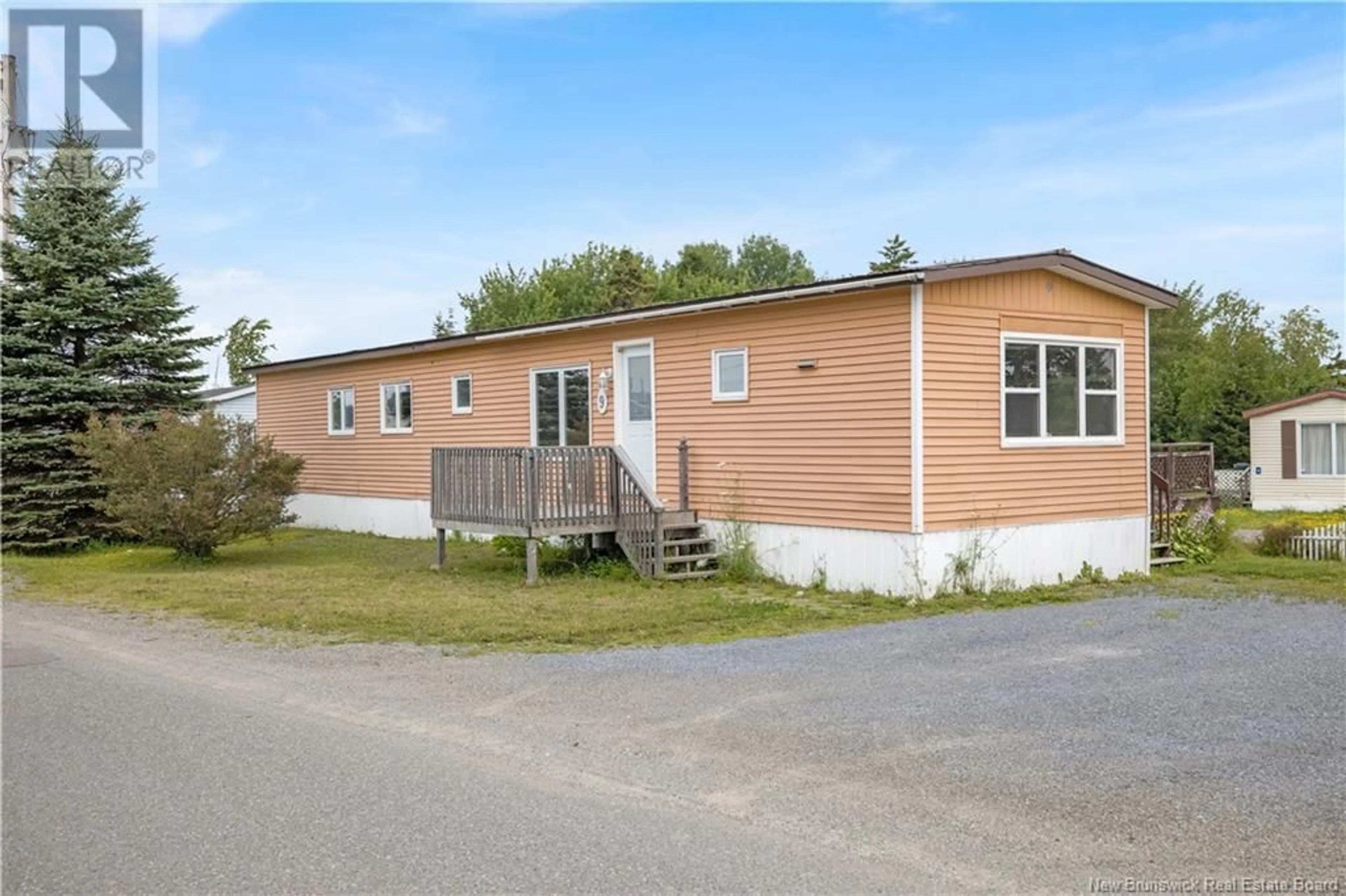 Home with vinyl exterior material, street for 9 SEVENTH STREET, Quispamsis New Brunswick E2G1W4
