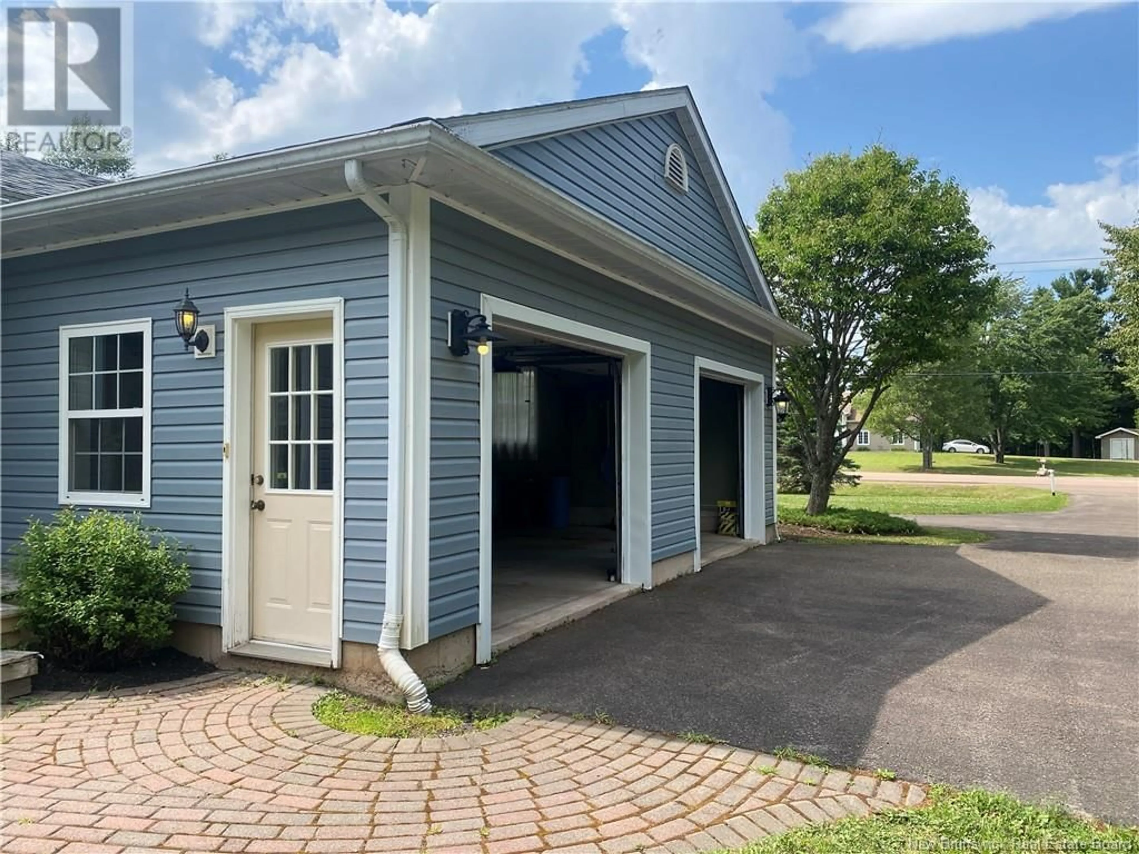 Indoor garage for 4233 530 ROUTE, Grande-Digue New Brunswick E4R3H7