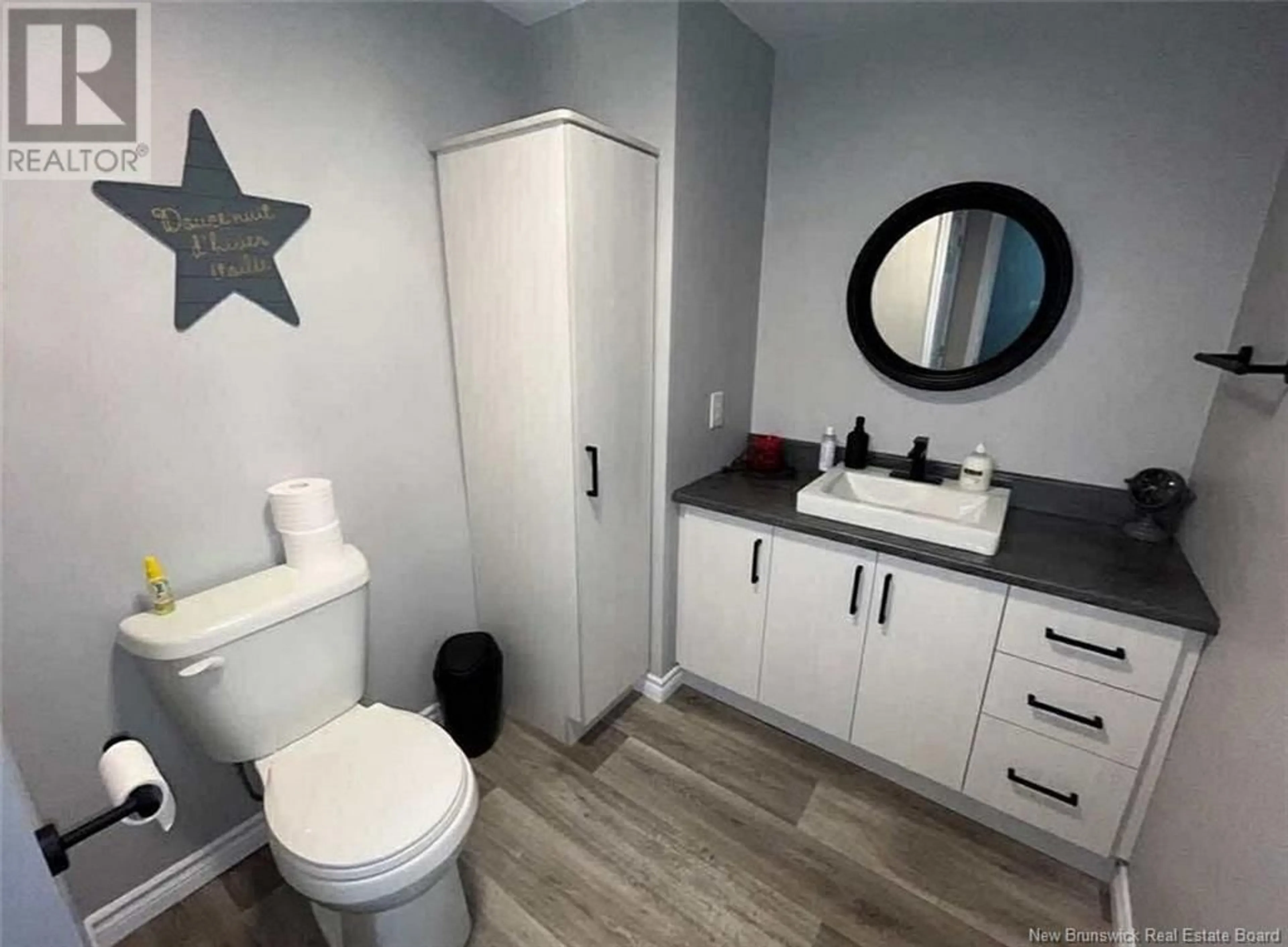 Standard bathroom, ceramic/tile floor for 8 MARGUERITE-THIBODEAU AVENUE, Edmundston New Brunswick E7C1C2