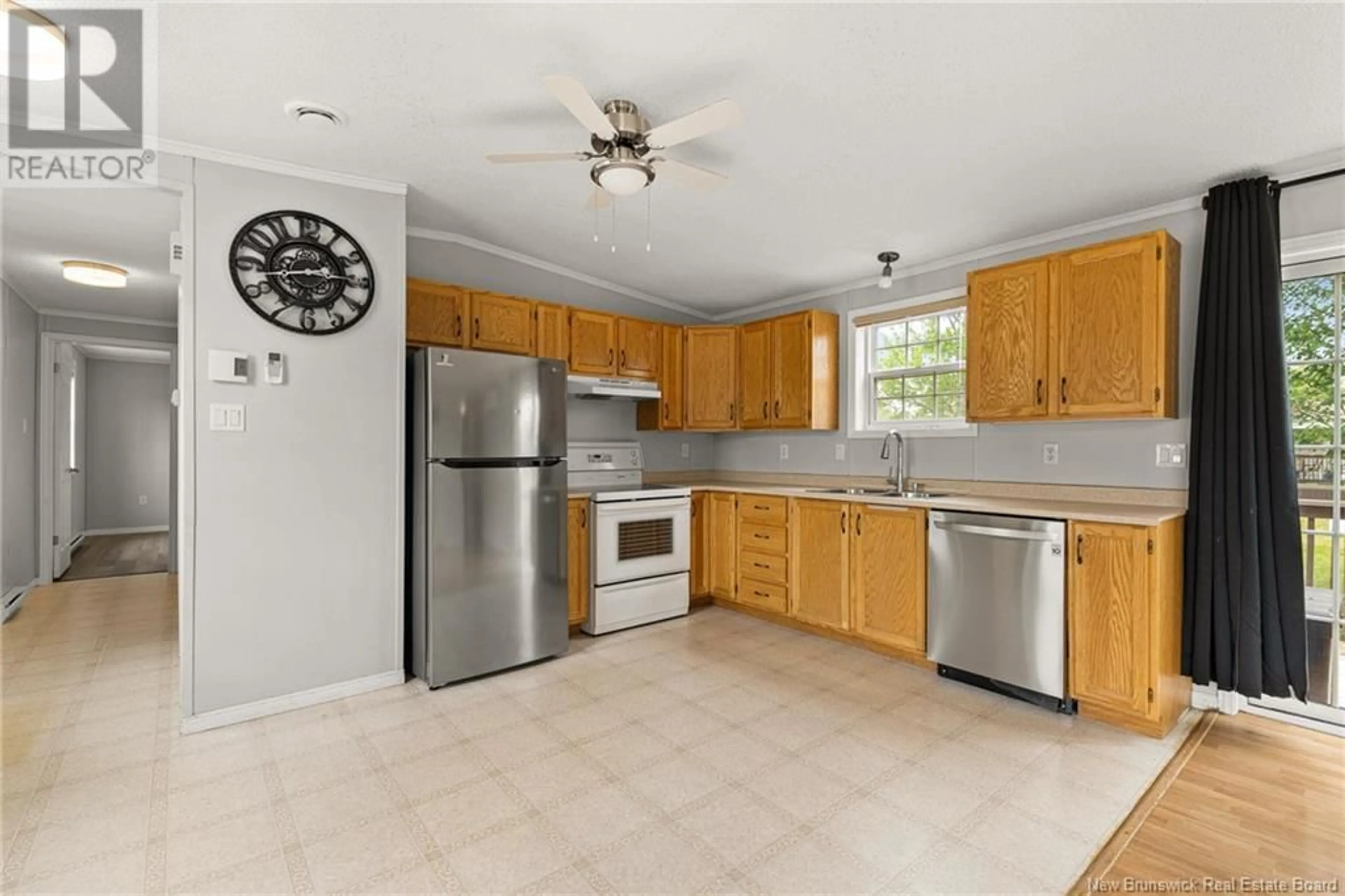 Standard kitchen, ceramic/tile floor for 125 NEPISIGUIT, Dieppe New Brunswick E1A7N1