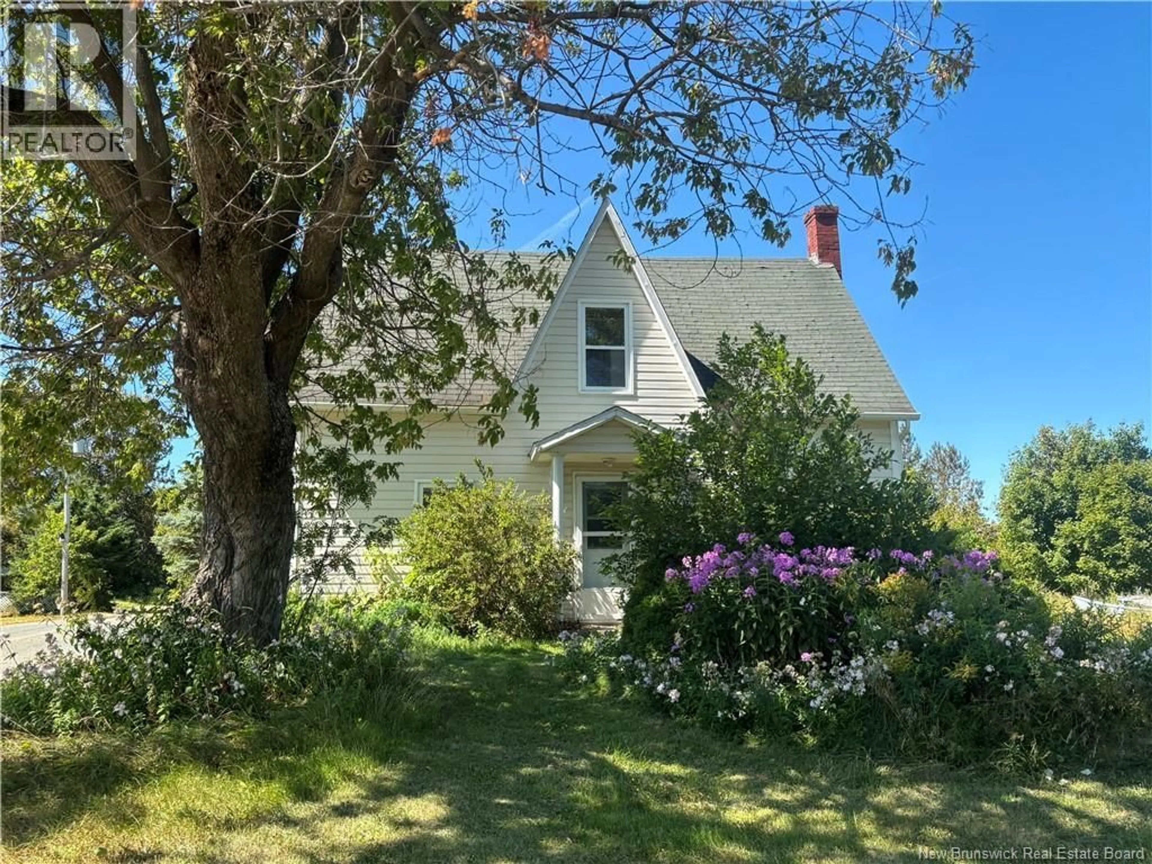 A pic from outside/outdoor area/front of a property/back of a property/a pic from drone, street for 1090 ROUTE 134, Petit-Rocher-Sud New Brunswick E8J1A4