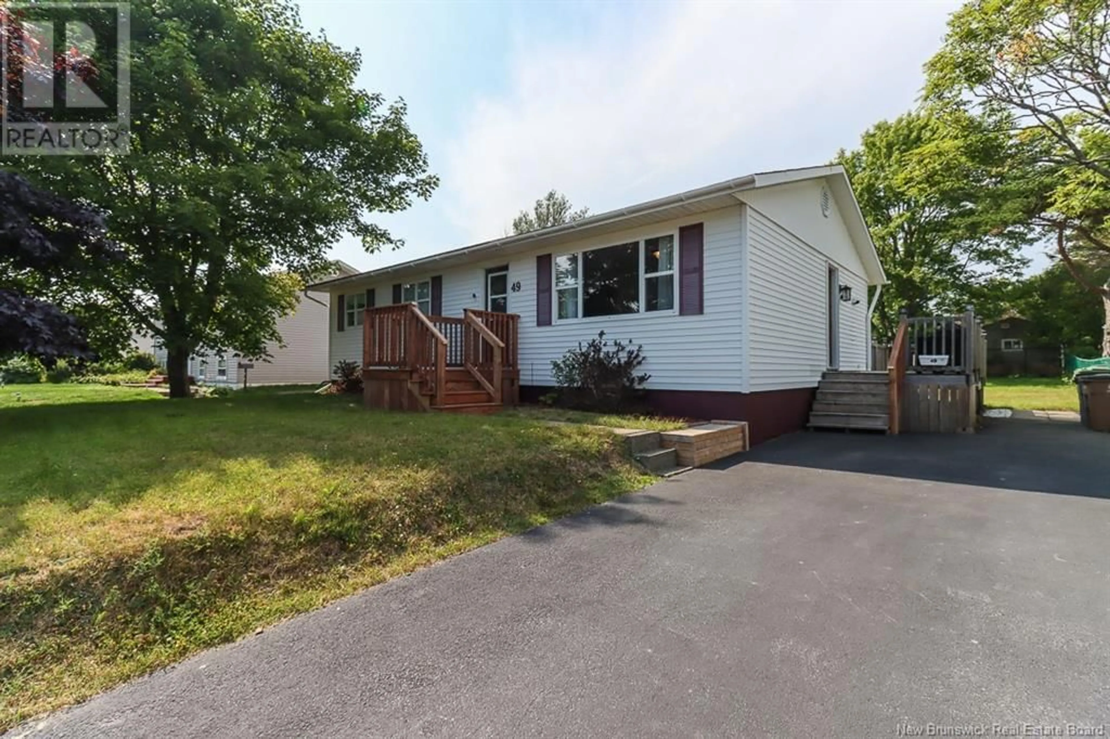 Home with vinyl exterior material, street for 49 SEAWARD CRESCENT, Saint John New Brunswick E2P1E5