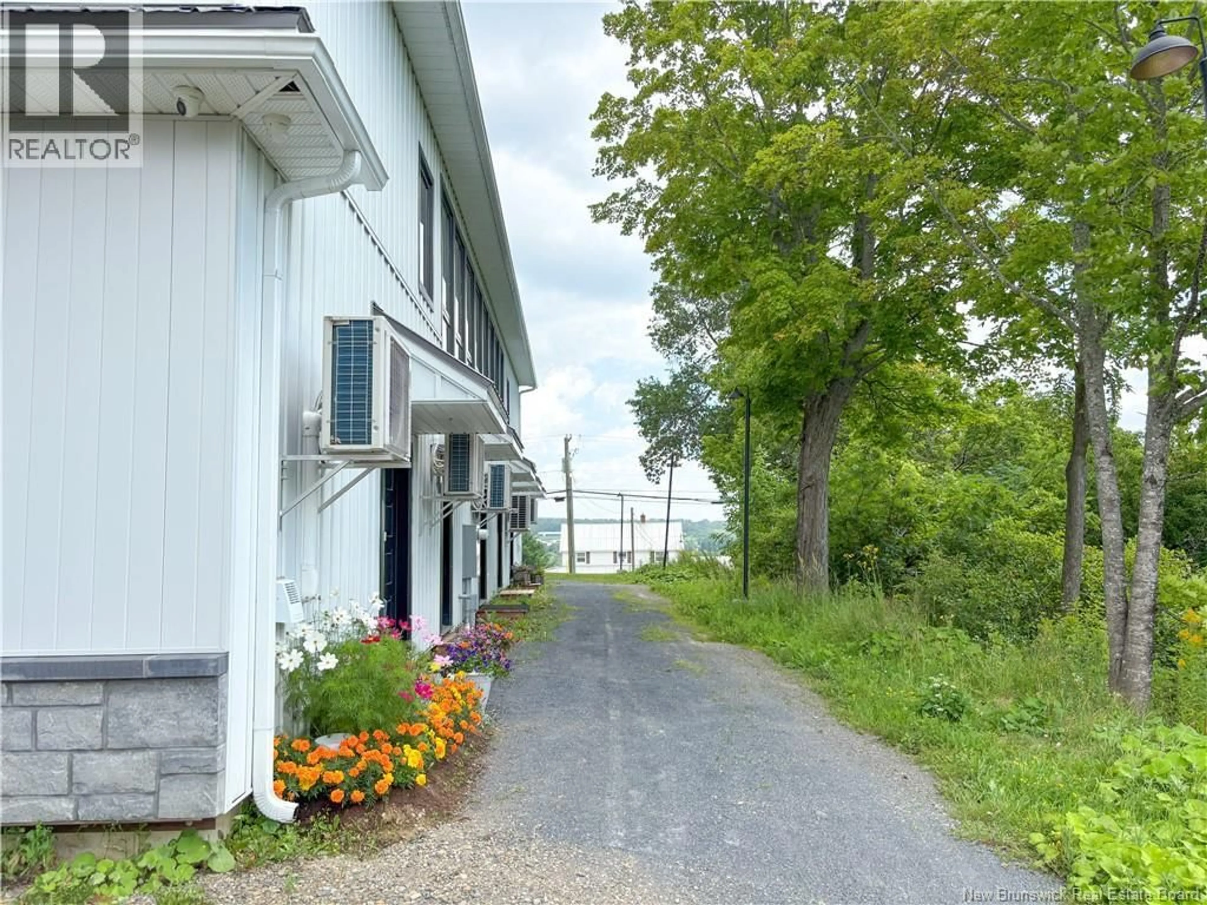 Patio, street for 102 - 24 RIVERVIEW DRIVE, Somerville New Brunswick E7P3B4