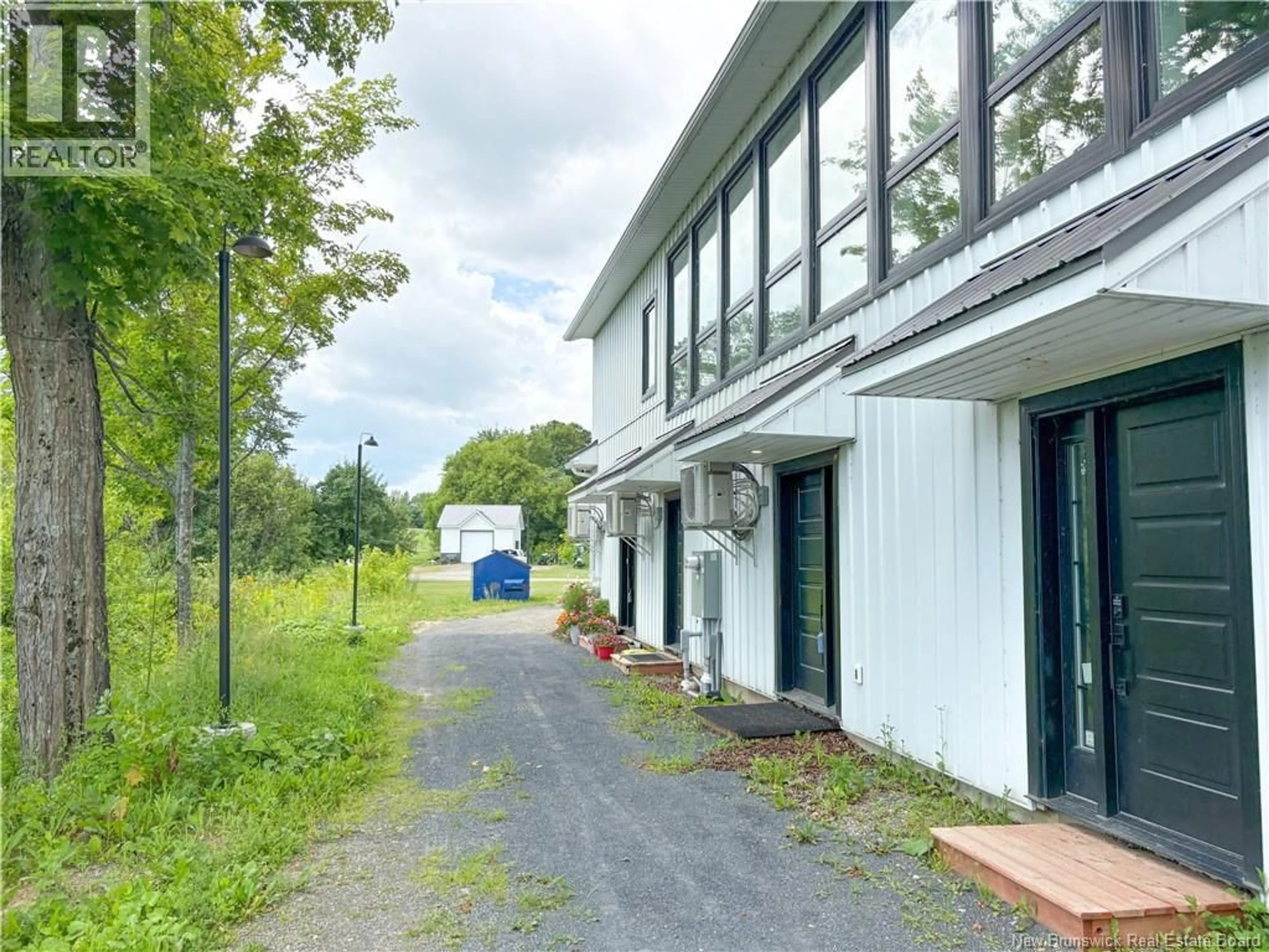 A pic from outside/outdoor area/front of a property/back of a property/a pic from drone, unknown for 103 - 24 RIVERVIEW DRIVE, Somerville New Brunswick E7P3B4
