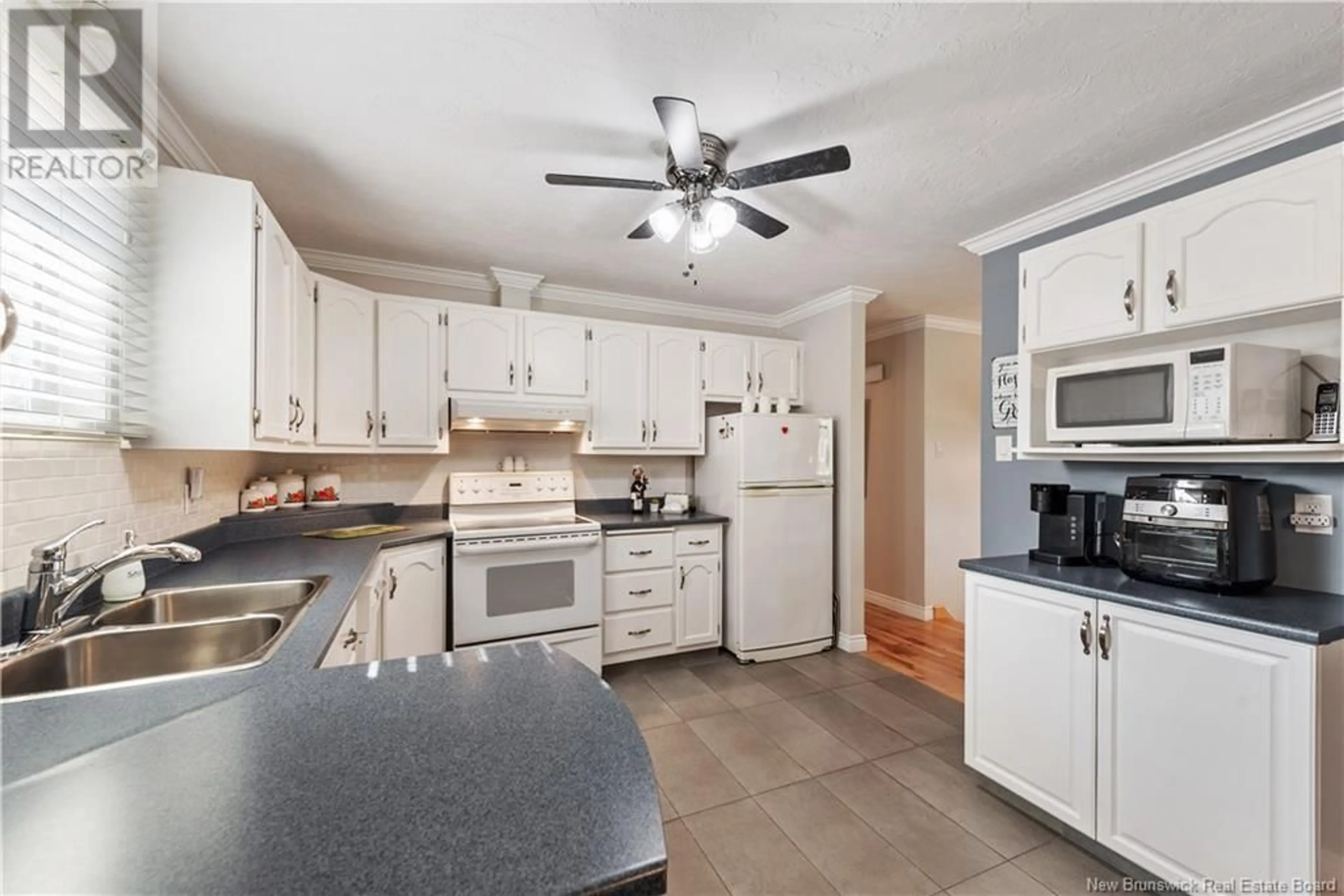 Standard kitchen, ceramic/tile floor for 75 CANDLEWOOD DRIVE, Moncton New Brunswick E1G2L8