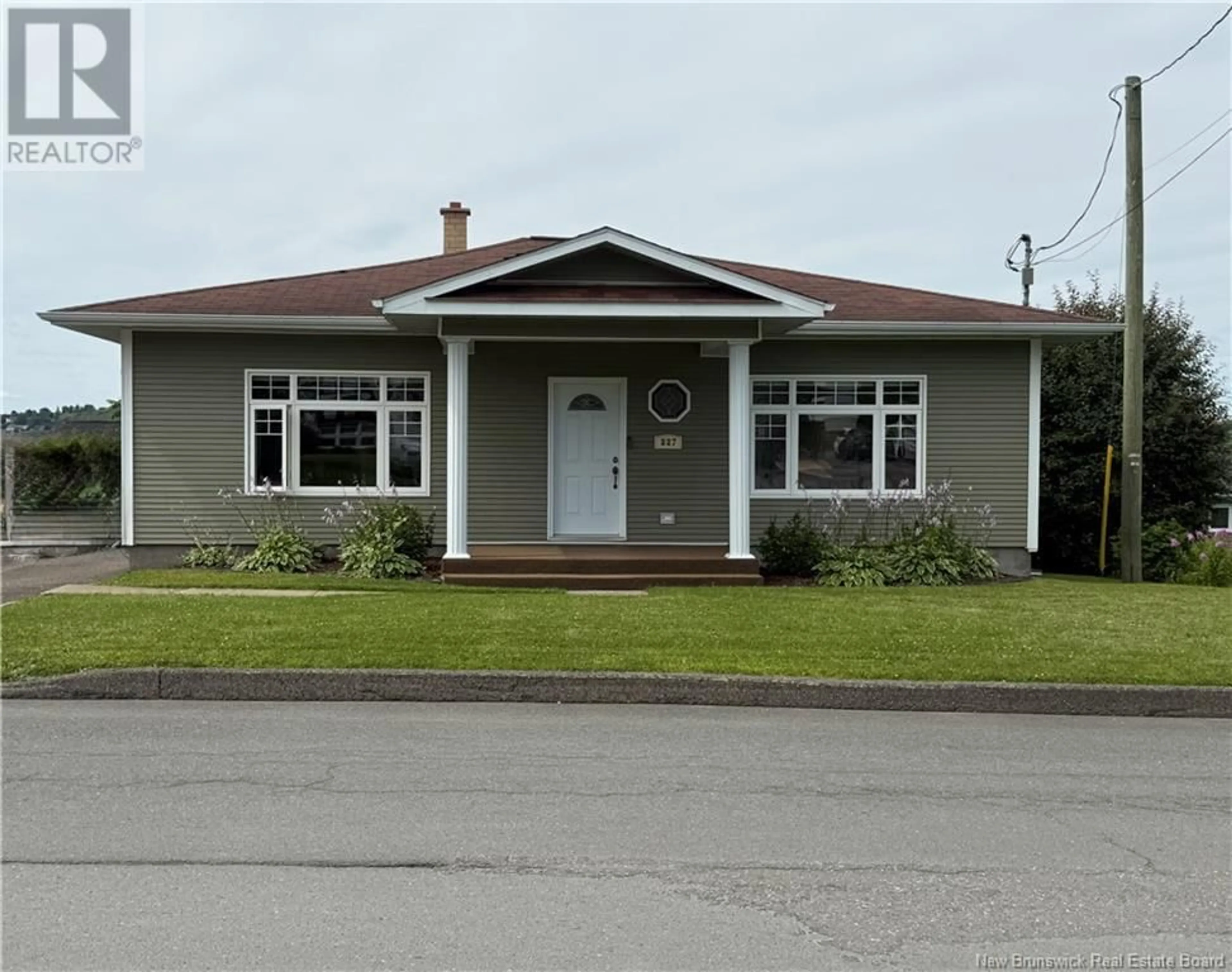 Home with vinyl exterior material, street for 227 ST GEORGES STREET, Grand-Sault/Grand Falls New Brunswick E3Y1C3