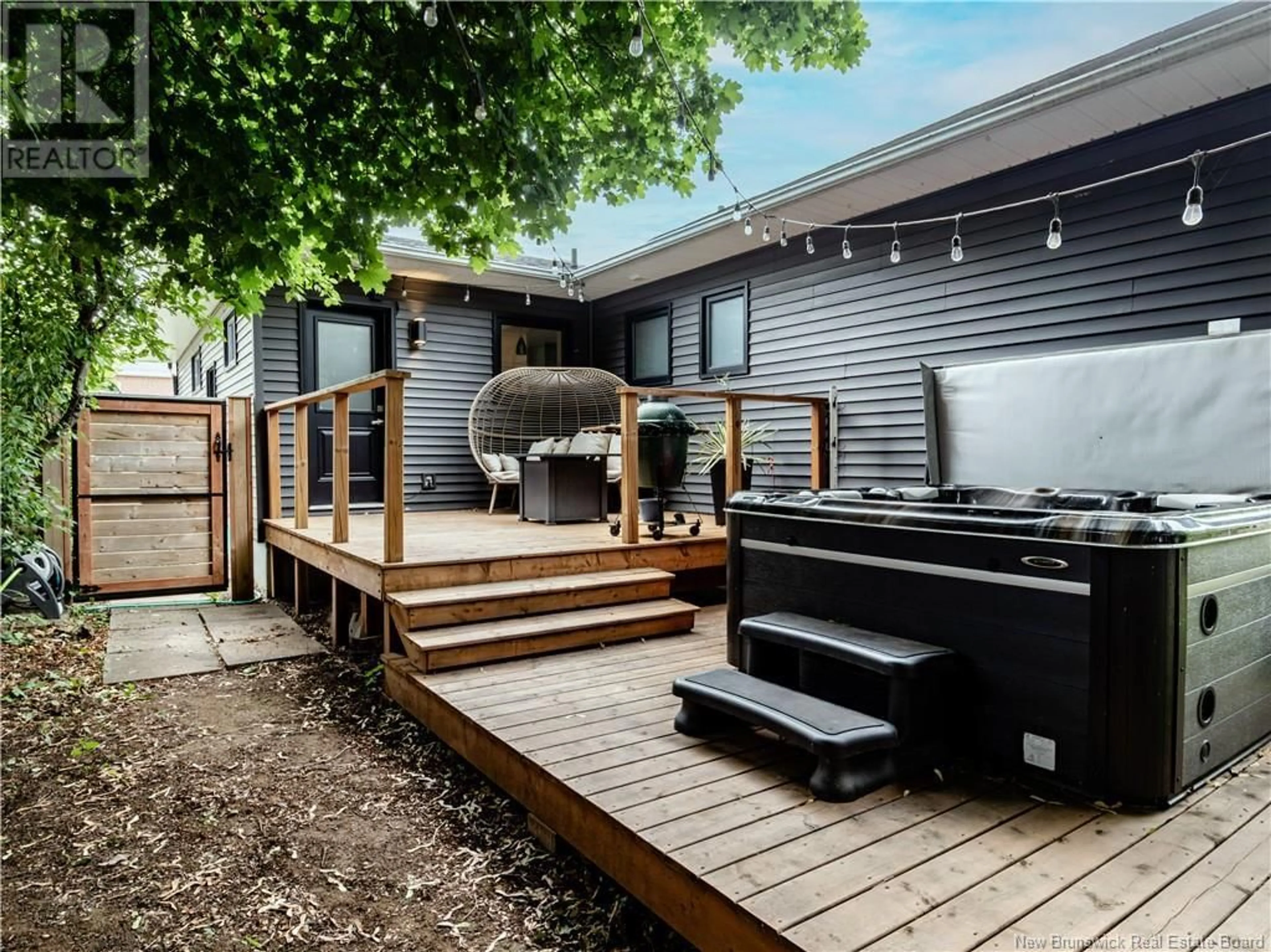 Home with vinyl exterior material, street for 109 UPTON ST, Moncton New Brunswick E1E2Z9