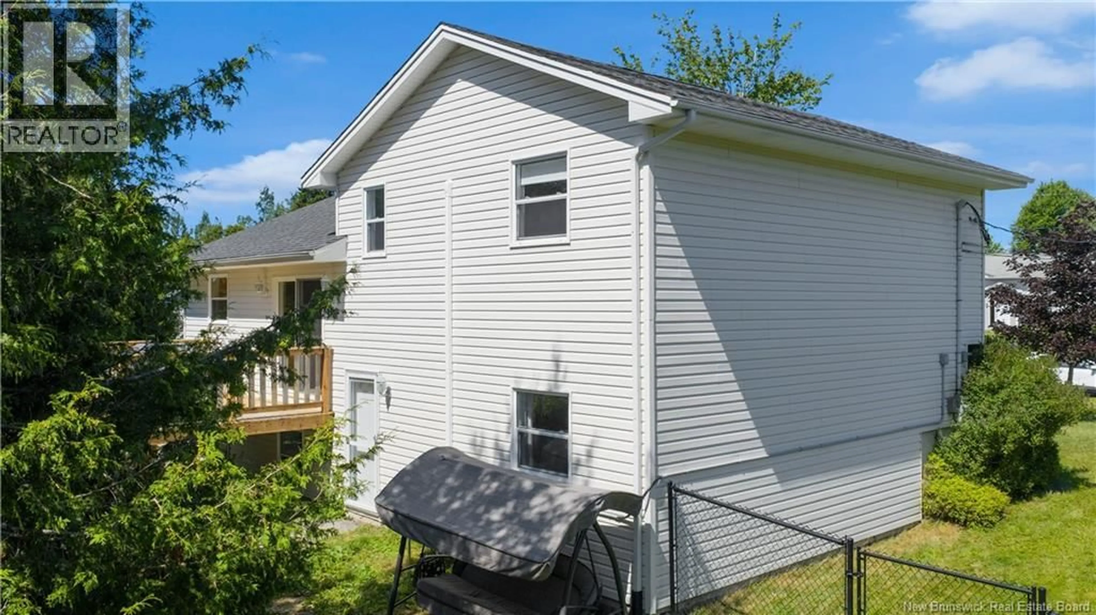 Home with vinyl exterior material, building for 9 CHILKOOT COURT, Quispamsis New Brunswick E2E6C2