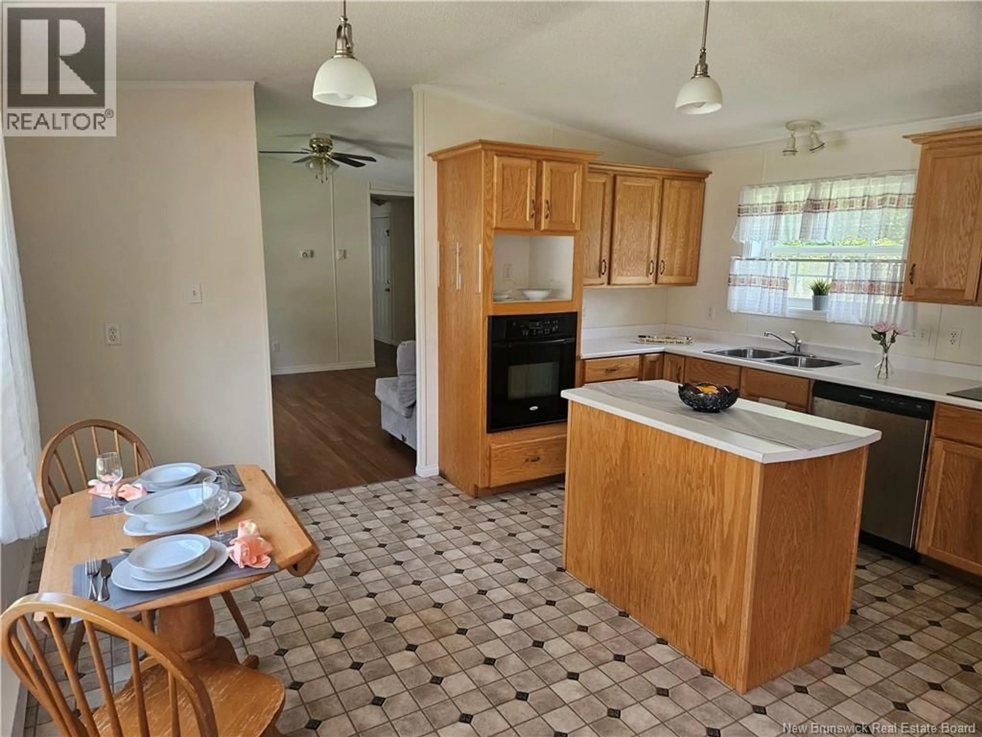 Standard kitchen, unknown for 22 LESLEE DRIVE, Lincoln New Brunswick E3B6W5