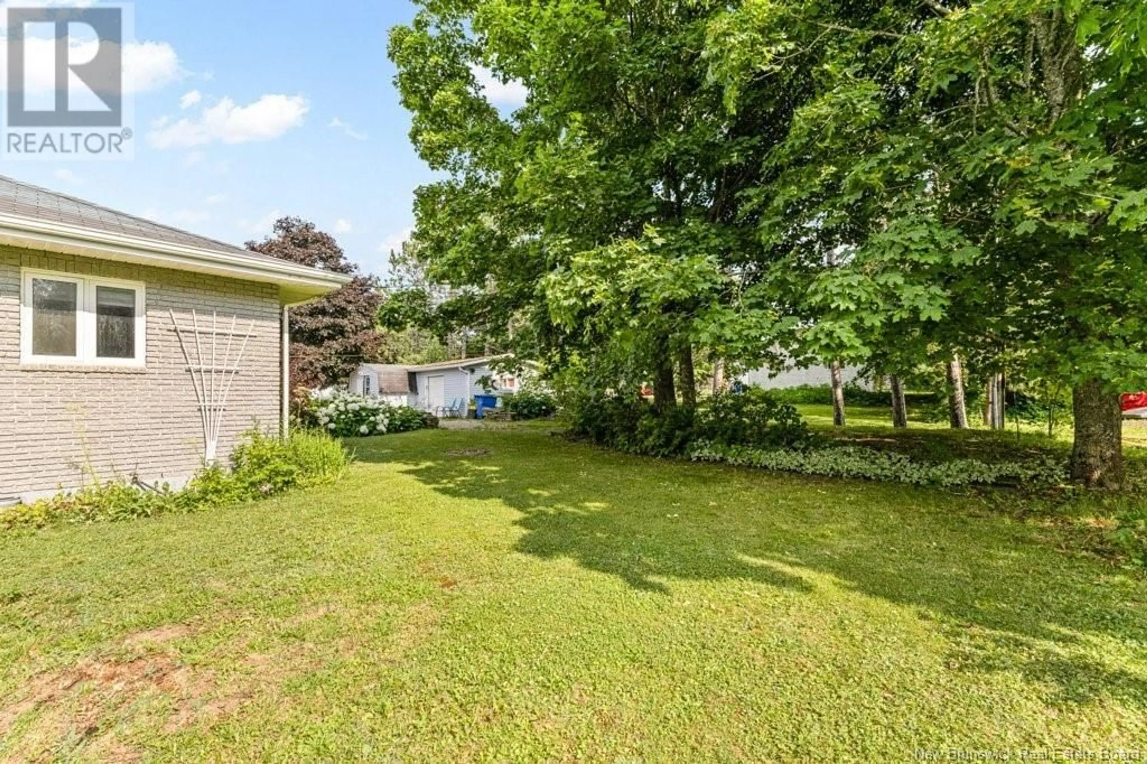 A pic from outside/outdoor area/front of a property/back of a property/a pic from drone, unknown for 445 MAIN STREET, Shediac New Brunswick E4P2G5
