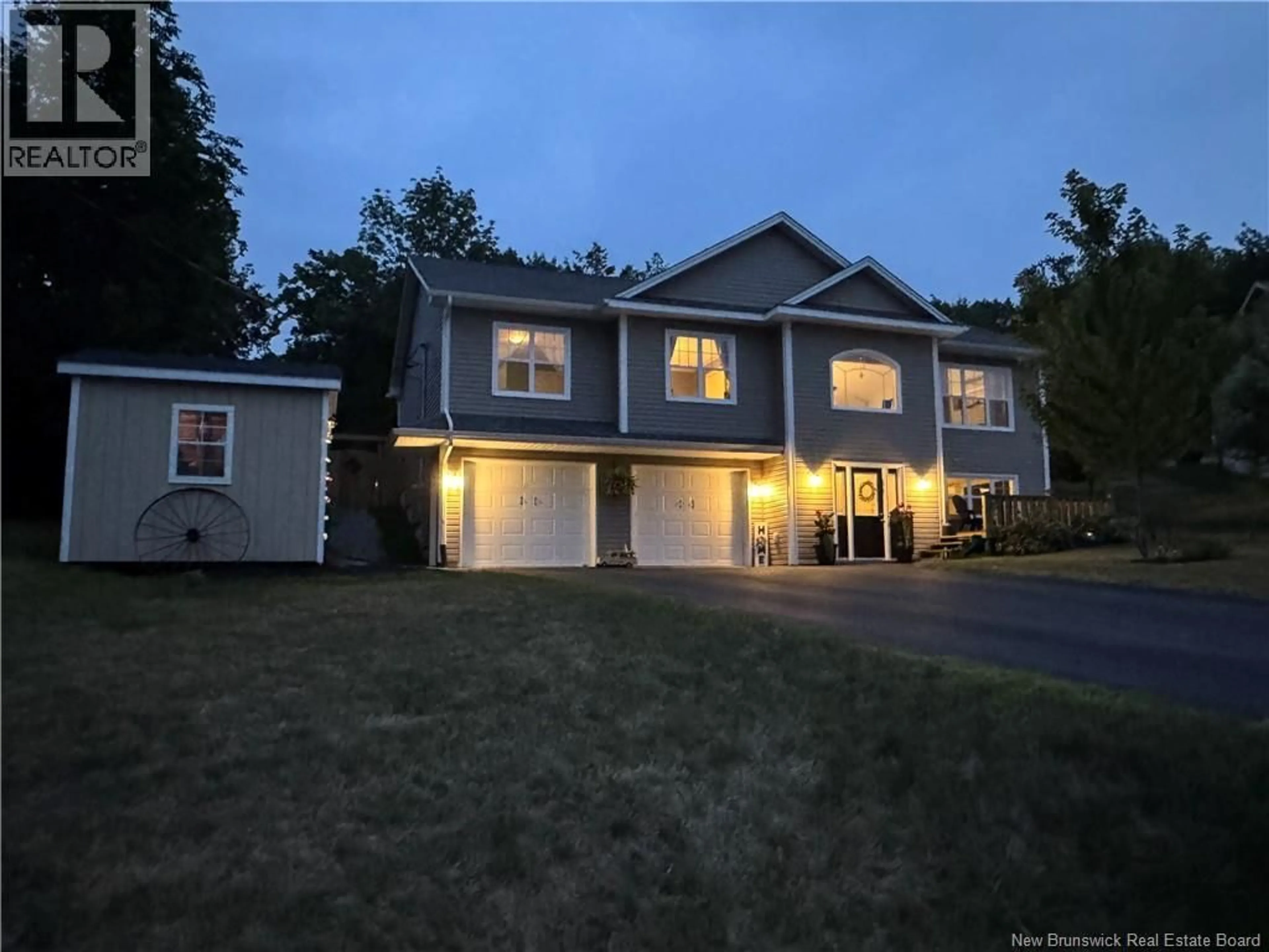 Home with vinyl exterior material, street for 7 CHARTWELL COURT, Quispamsis New Brunswick E2G0H7