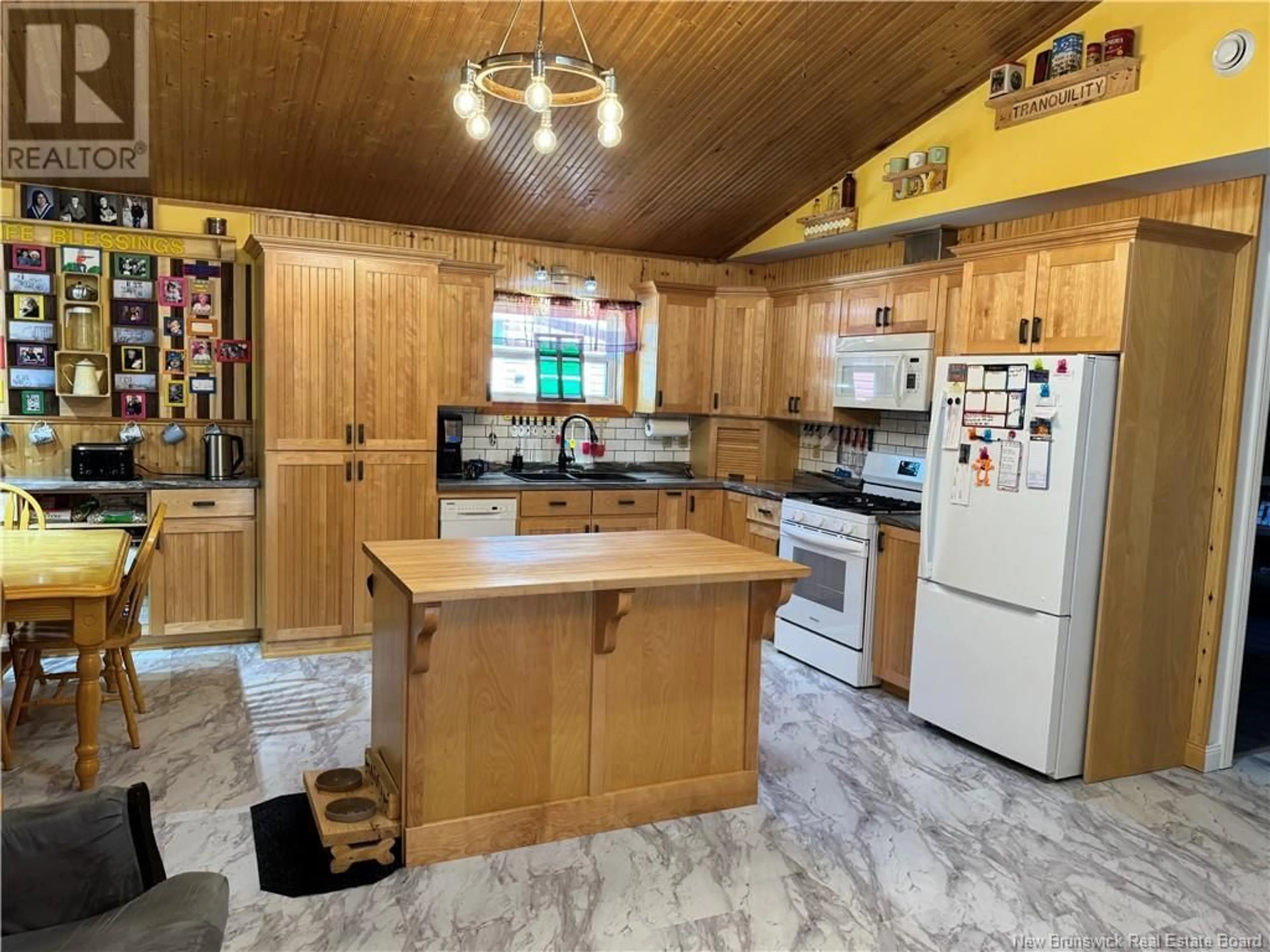 Standard kitchen, unknown for 11 BURTT CLIFF ROAD, Juniper New Brunswick E7L1J1