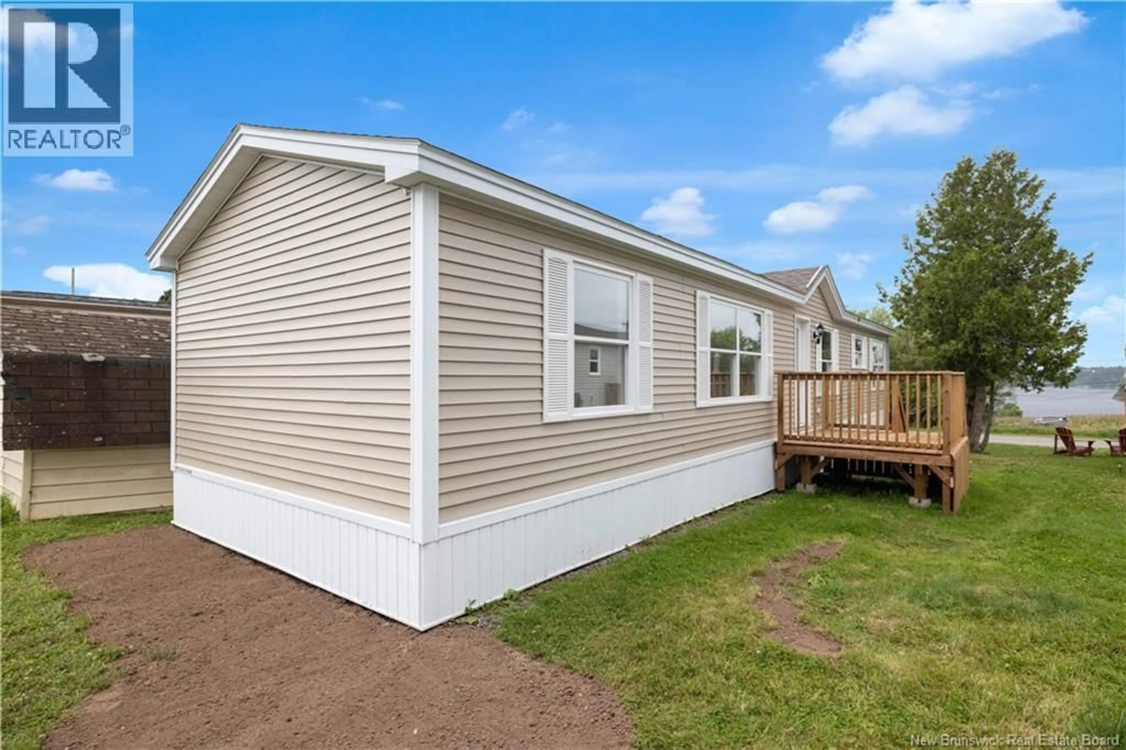 Home with vinyl exterior material, unknown for 15 SHAMROCK STREET, Saint John New Brunswick E2M5P1