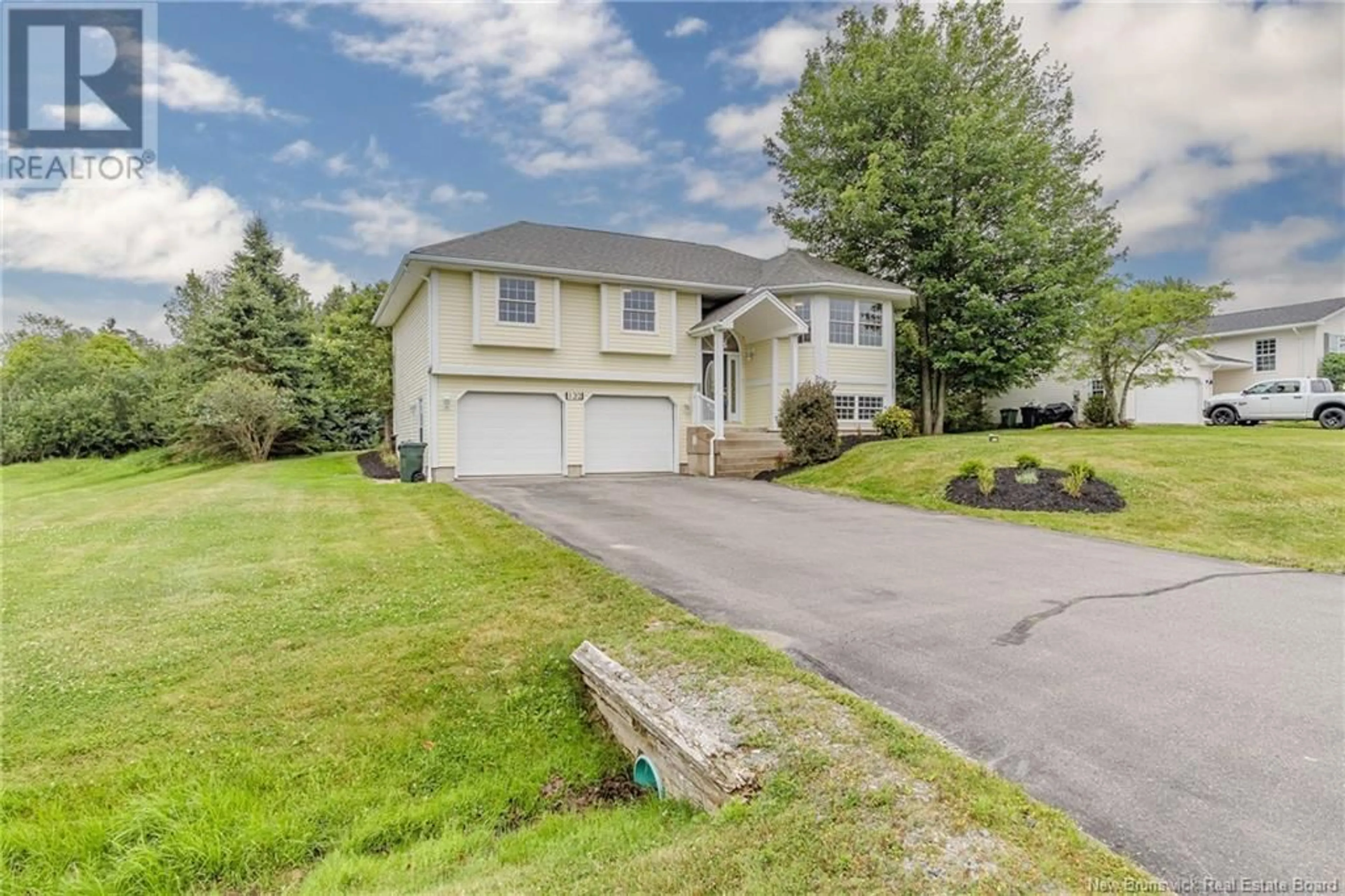 Home with vinyl exterior material, street for 132 CHELSEA DRIVE, Quispamsis New Brunswick E2E5Z9