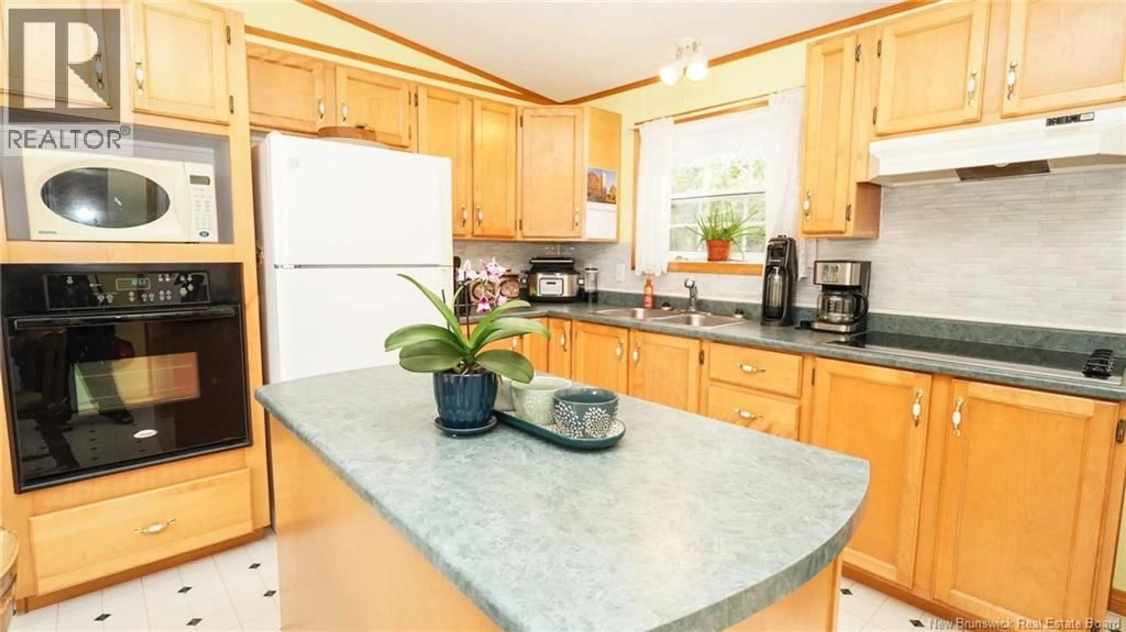 Standard kitchen, ceramic/tile floor for 23 BIRCH COVE VIEW, Chamcook New Brunswick E5B3E1