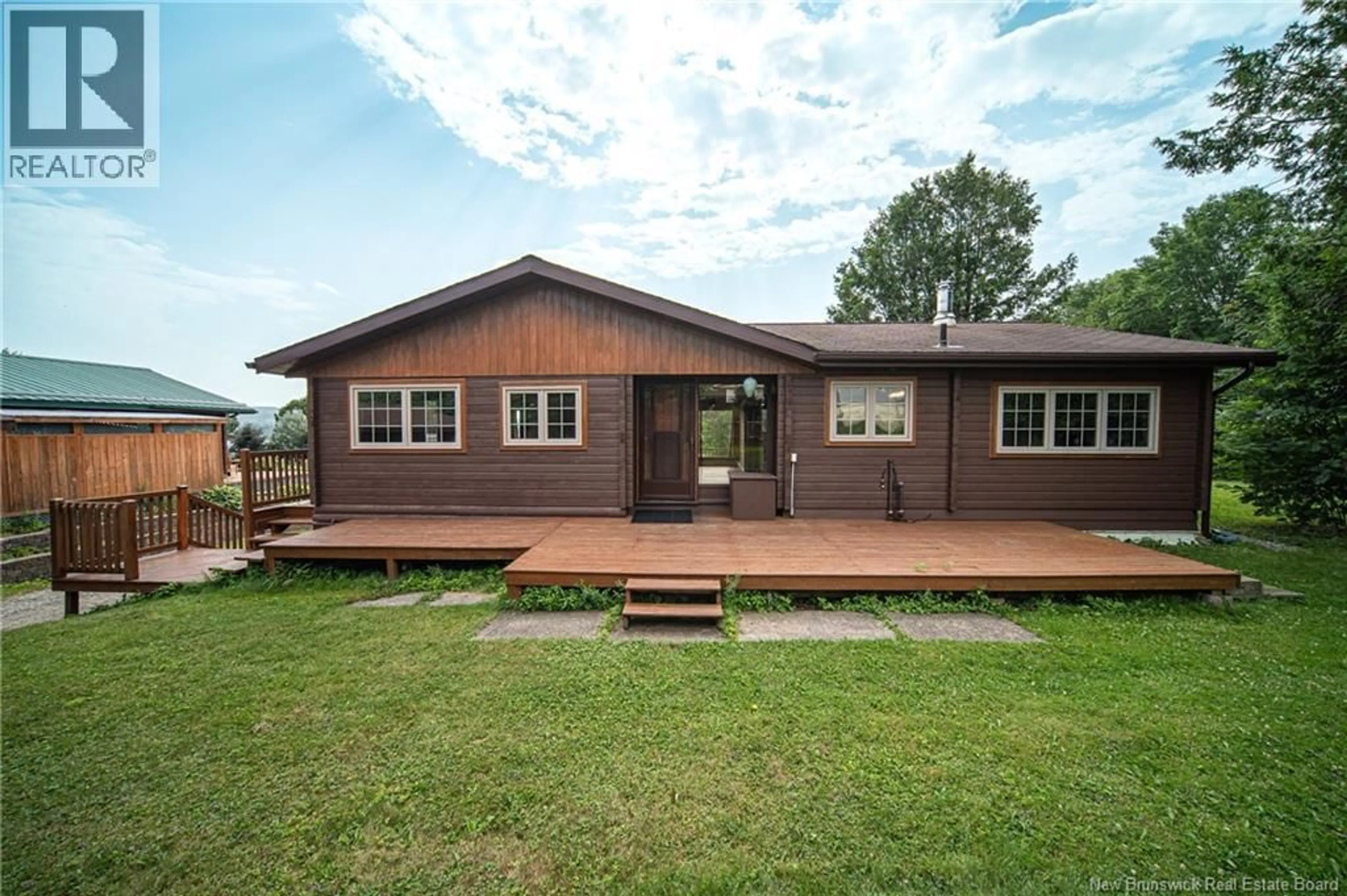Home with vinyl exterior material, building for 10 BIRD STREET, Nackawic New Brunswick E6G1A1