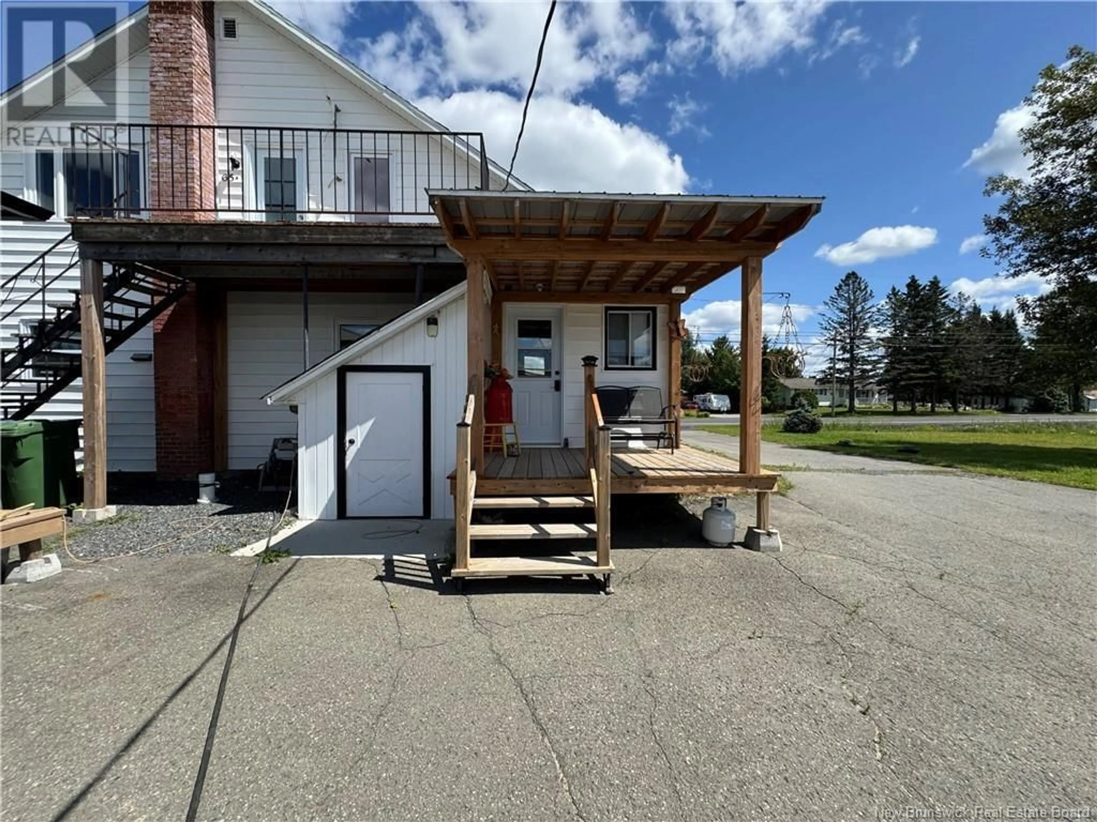 Patio, building for 5852 17 ROUTE, Saint-Quentin New Brunswick E8A2J1