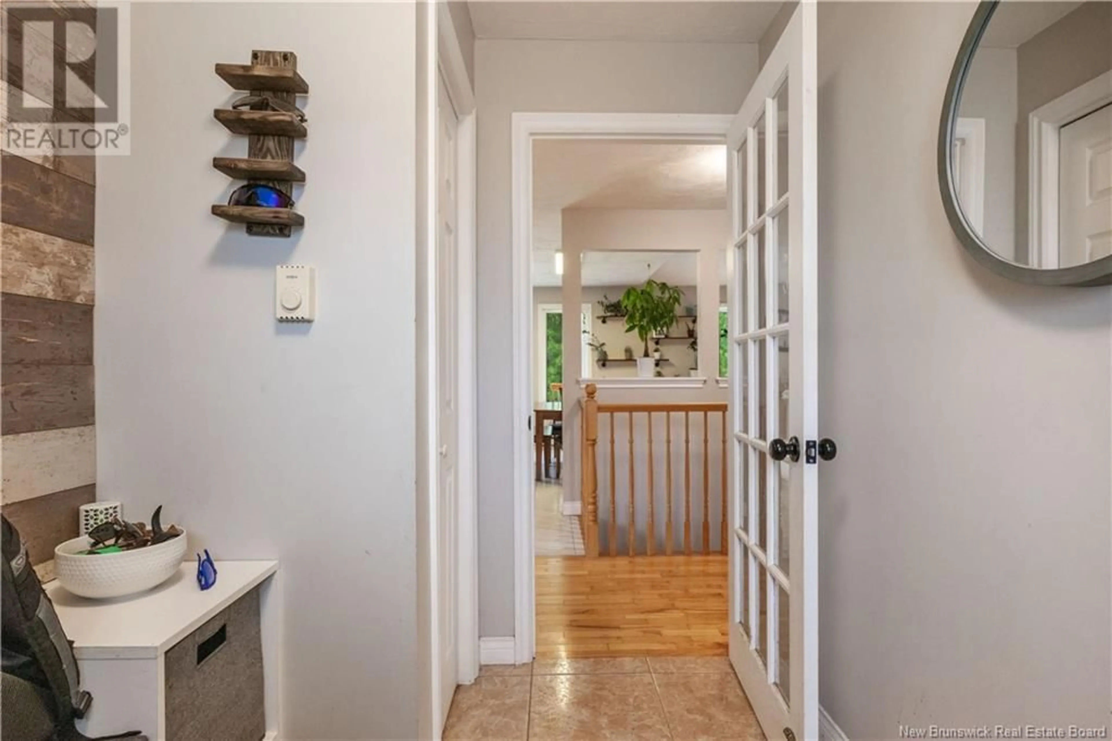 Indoor entryway for 162 DOREEN, Dieppe New Brunswick E1A7H7