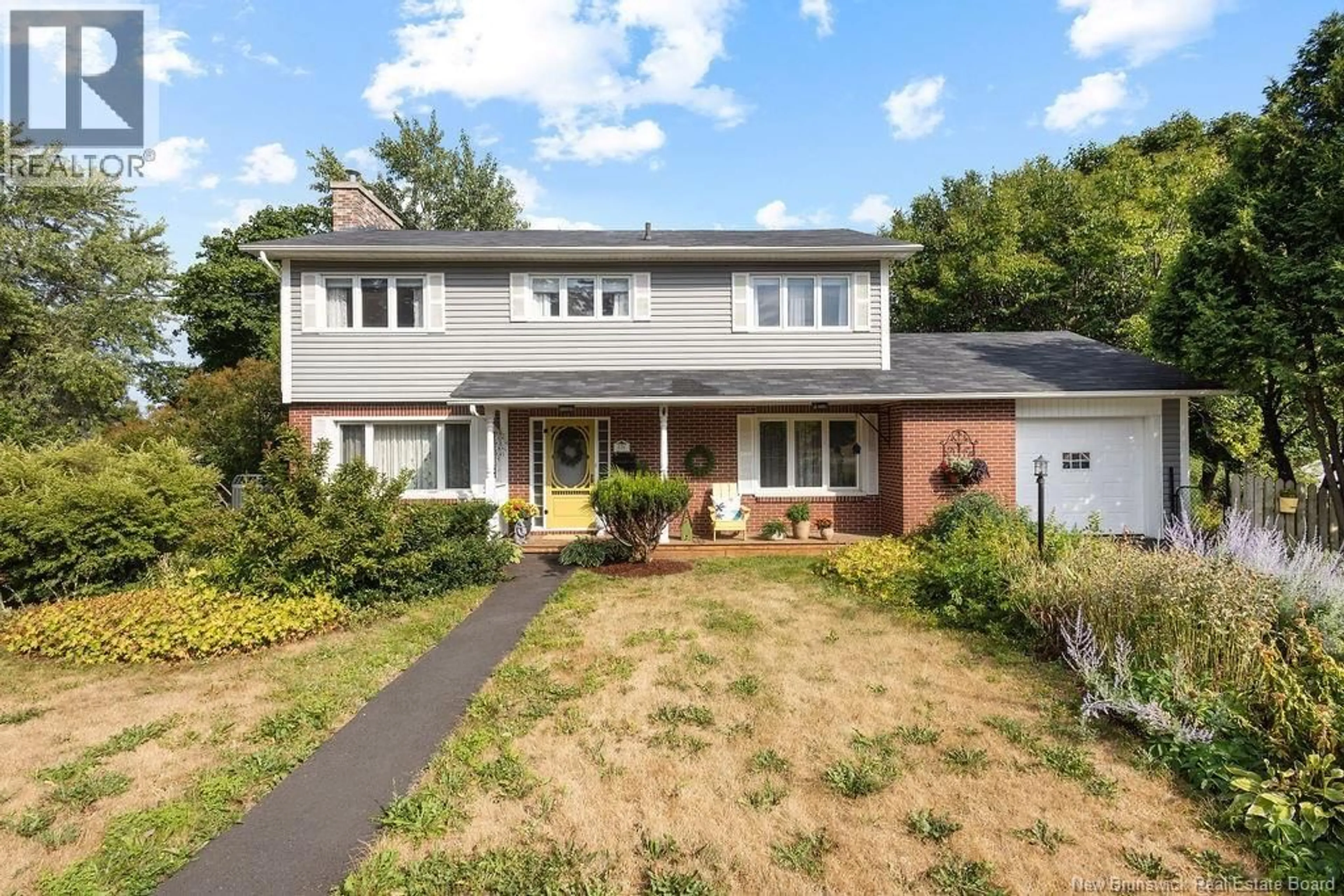 Home with vinyl exterior material, street for 678 KING GEORGE HIGHWAY, Miramichi New Brunswick E1V1P2