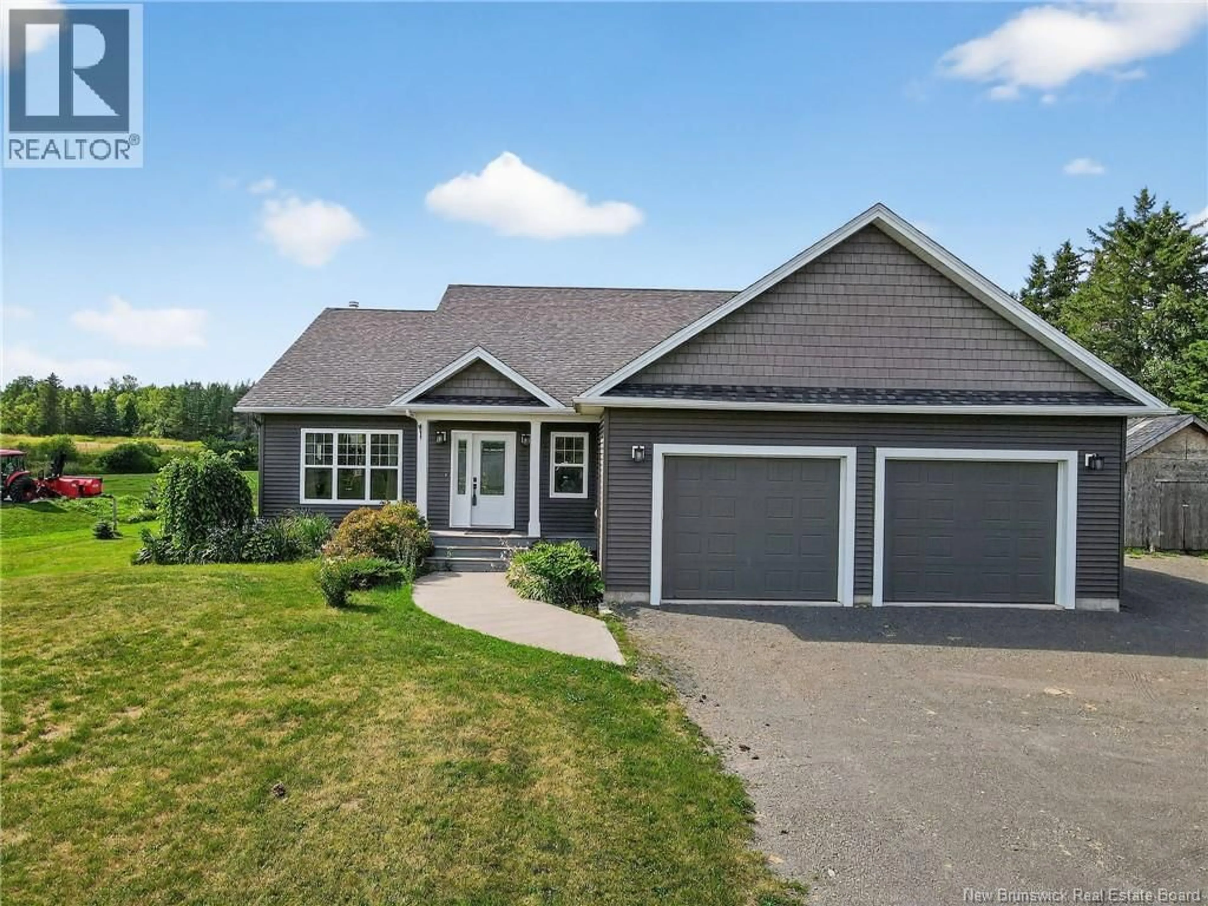 Home with vinyl exterior material, street for 3355 ROUTE 106, Salisbury New Brunswick E4J3H4