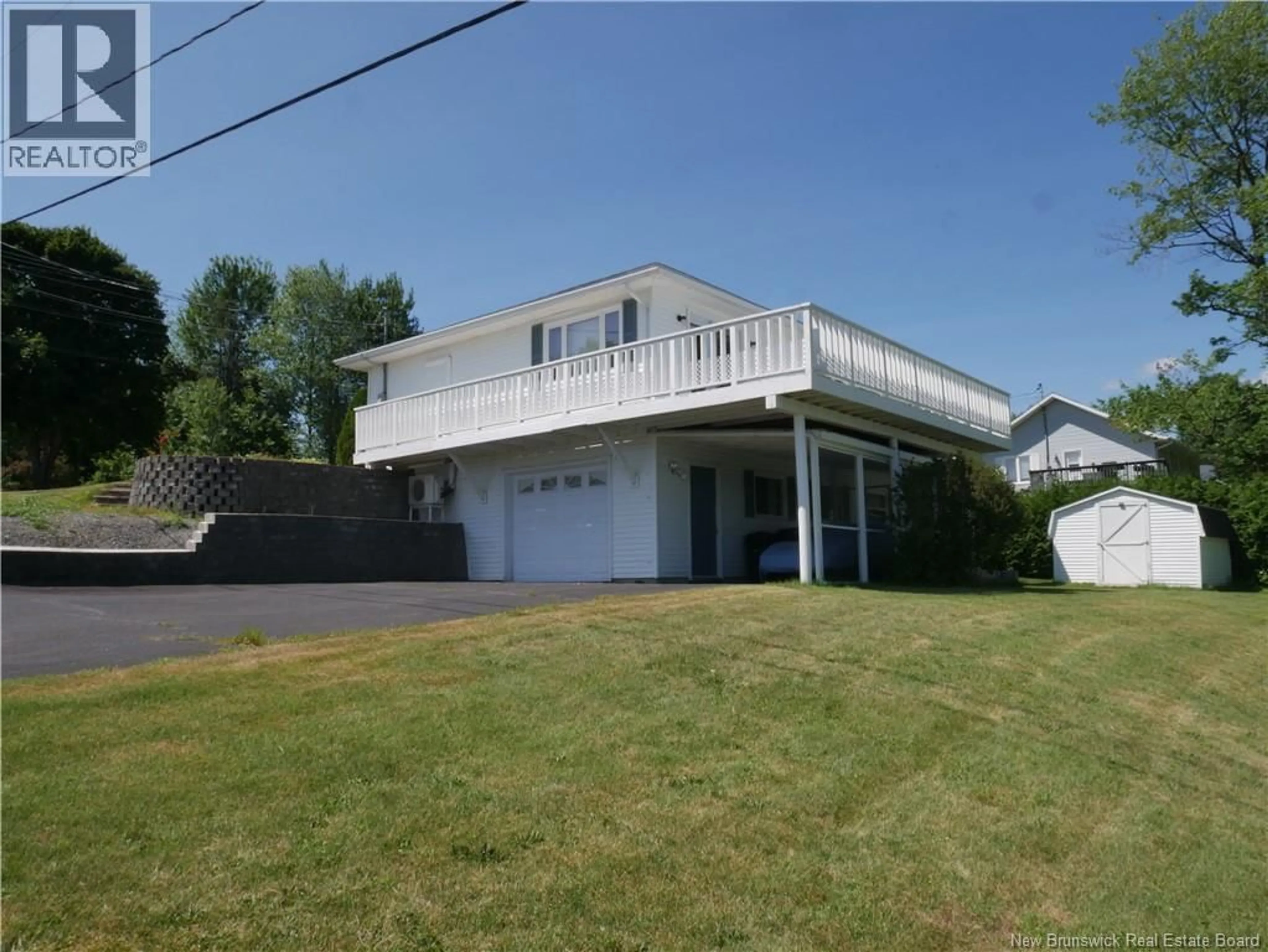 Home with vinyl exterior material, water/lake/river/ocean view for 124 CREIGHTON STREET, Woodstock New Brunswick E7M1N3