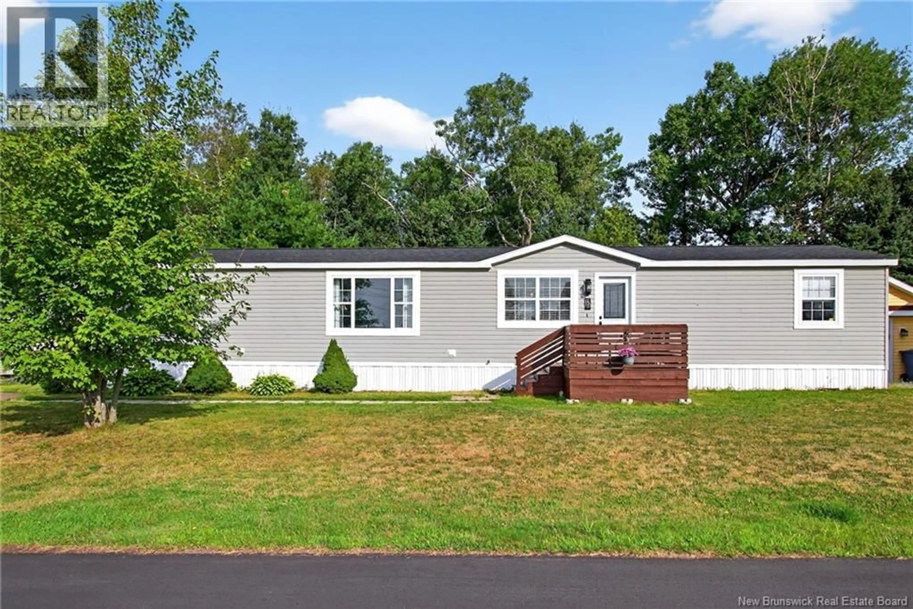 Home with vinyl exterior material, water/lake/river/ocean view for 68 NEPISIGUIT, Dieppe New Brunswick E1A7N1