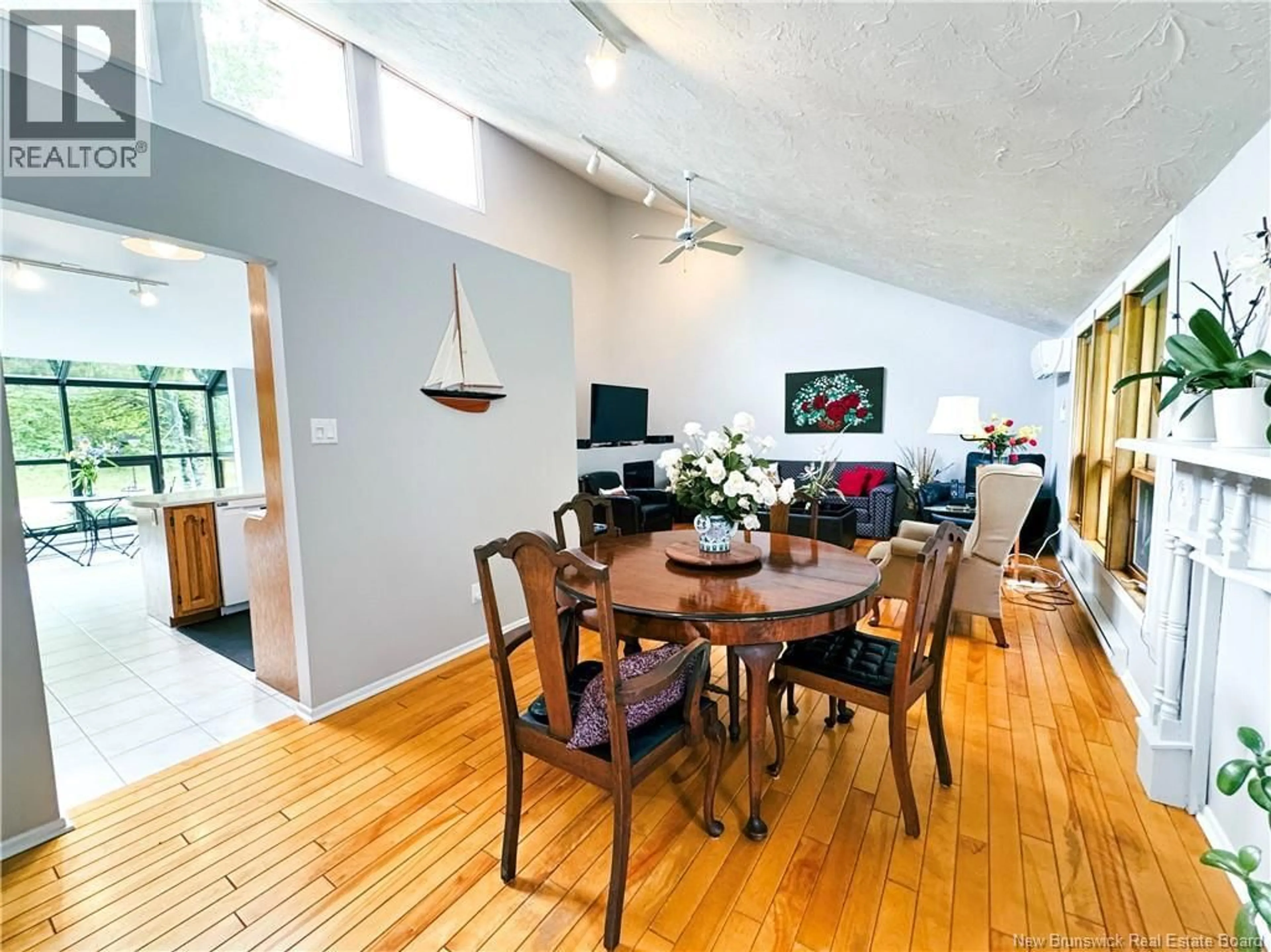 Dining room, wood/laminate floor for 73 OAKMOOR TERRACE, Moncton New Brunswick E1G1T4