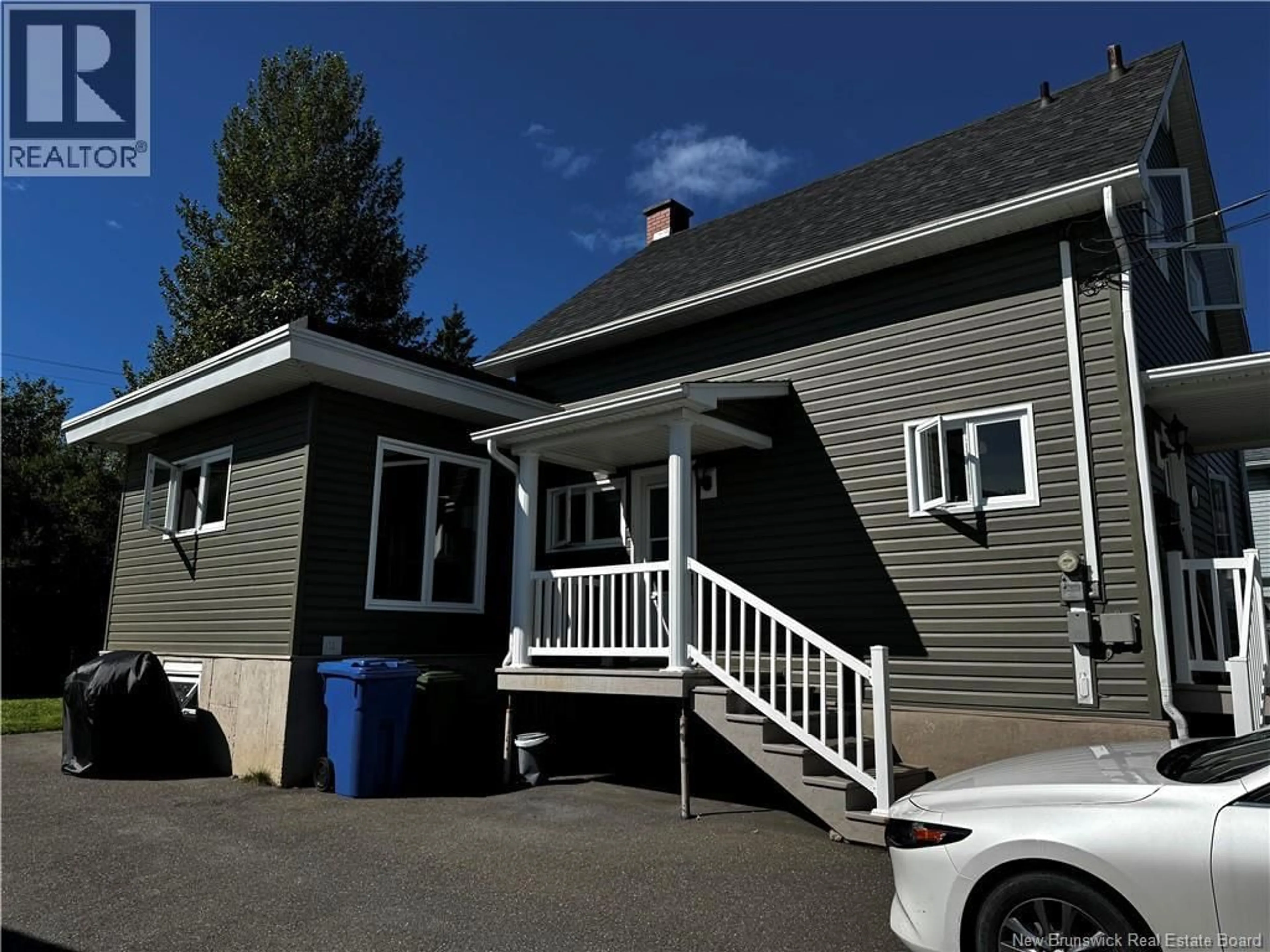 Home with vinyl exterior material, unknown for 104 ST-GEORGE AVENUE, Edmundston New Brunswick E3V2W2